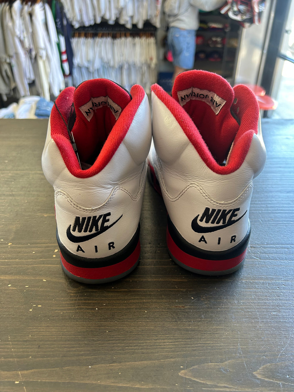 Pre-Owned Jordan Retro 5 Fire Red Black Tongue (2025)
