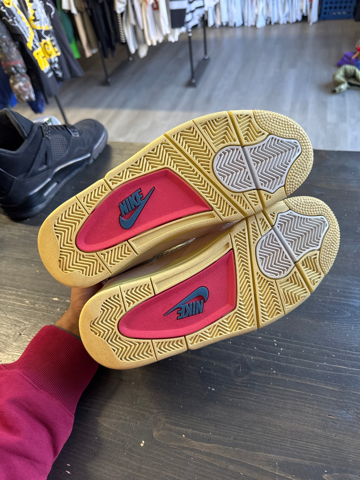 Pre-owed Jordan Retro 4 Union Guava Ice