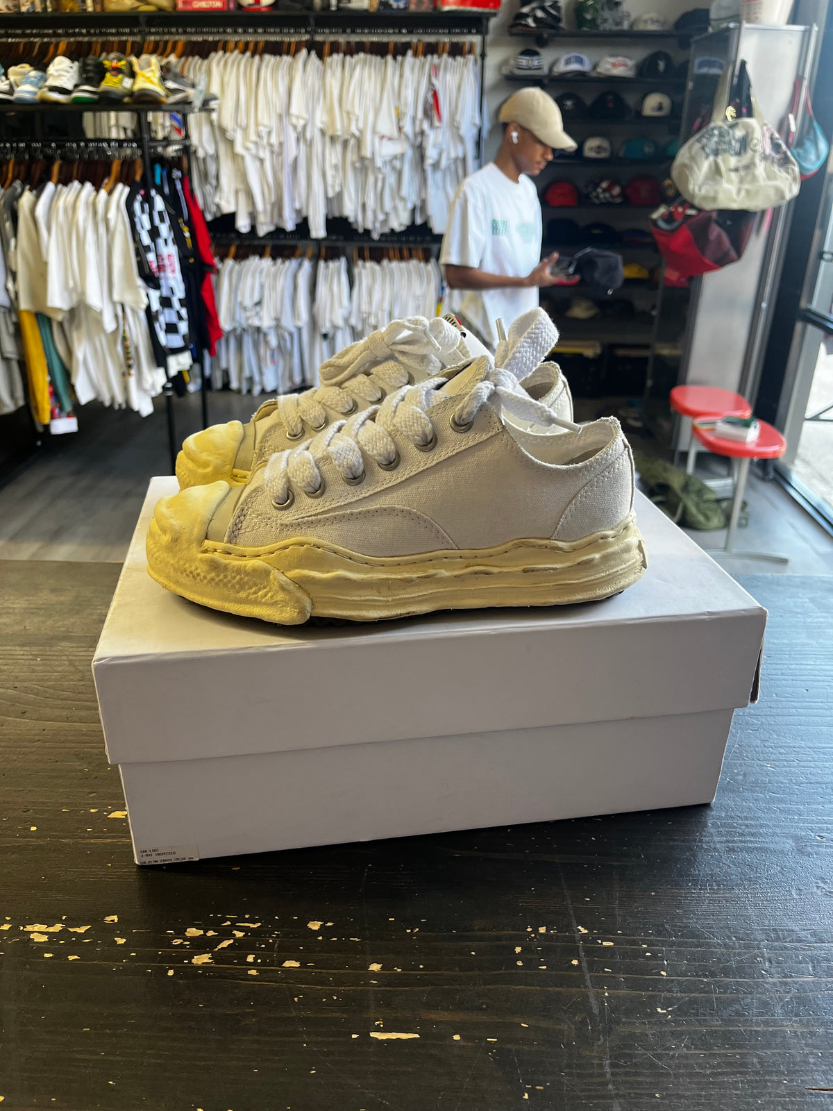 Pre-Owned Maison Mihara Yasuhiro Hank OG Vintage Sole Canvas Low White