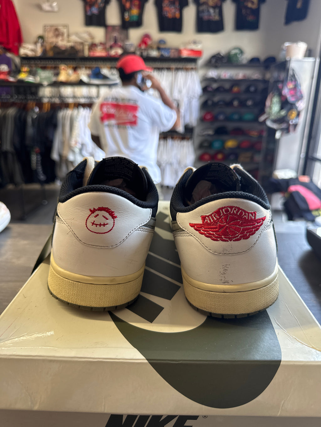 Pre-owned Women’s Jordan Retro 1 Low Travis Scott Olive