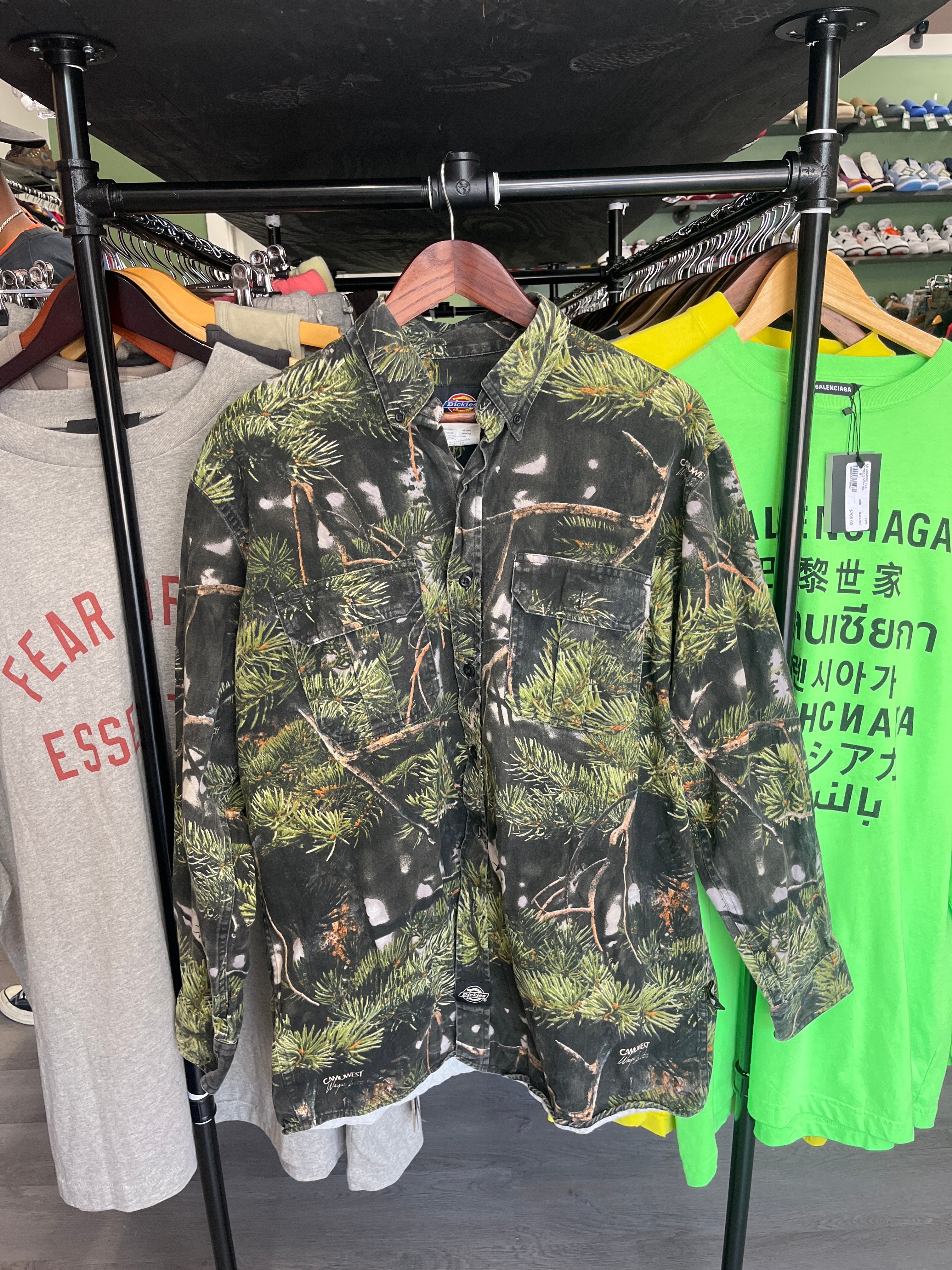 Dickies Camouflage Casual Button- Down Shirt