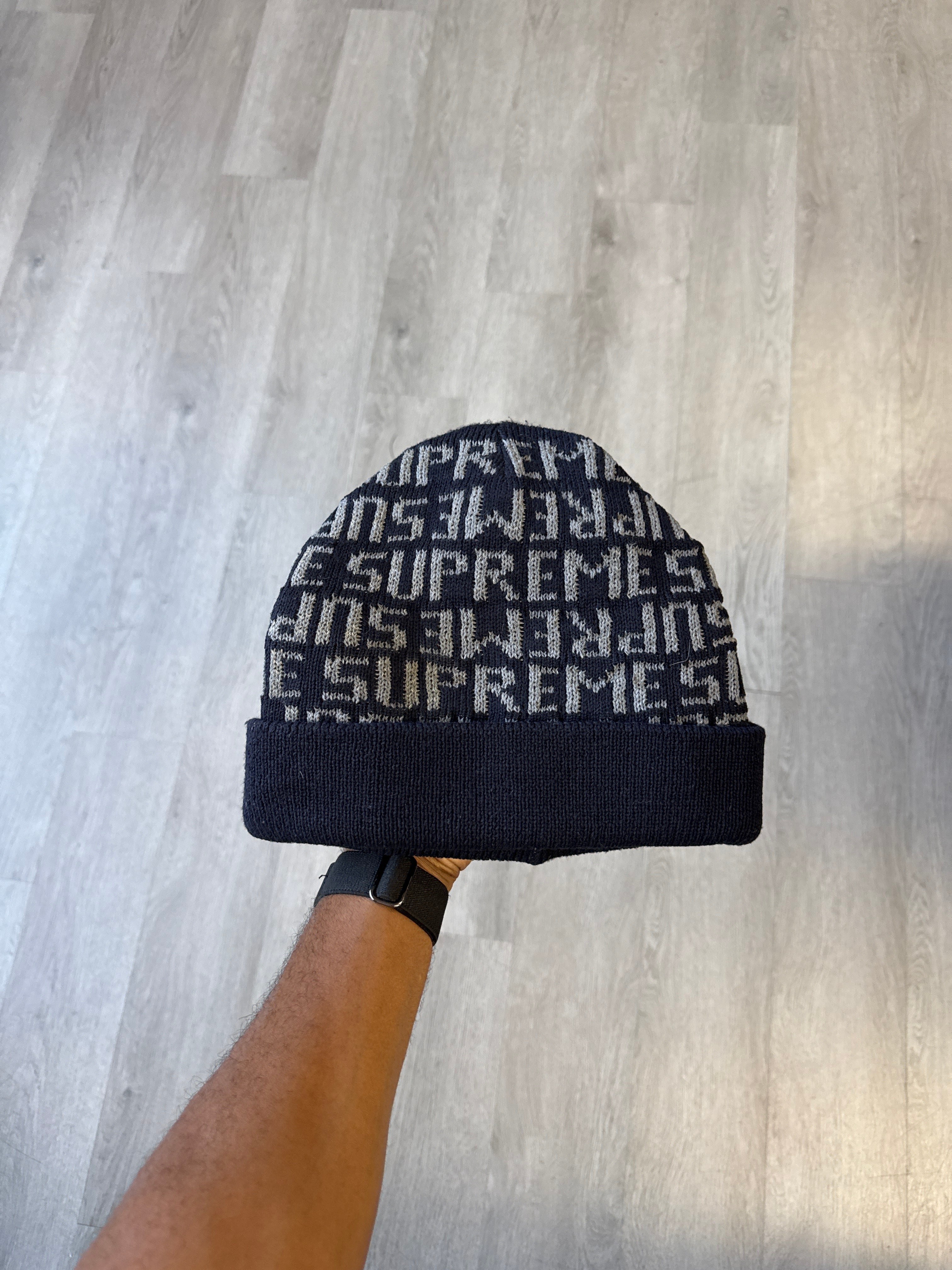 Supreme 3M Reflective Repeat Black Beanie