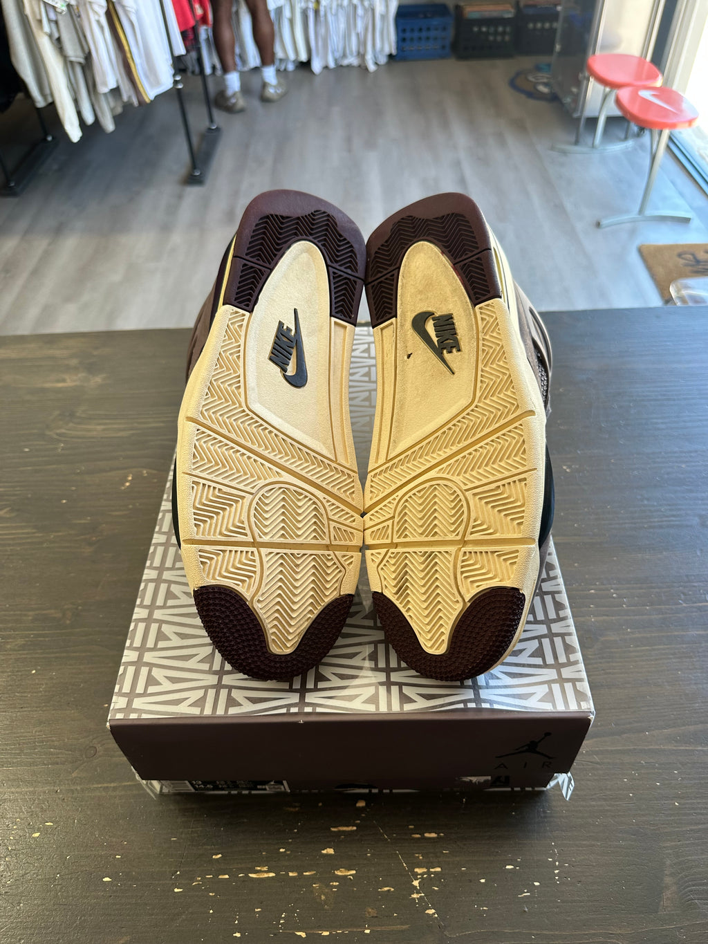 Pre-Owned Jordan 4 Retro SP
A Ma Maniére Violet Ore