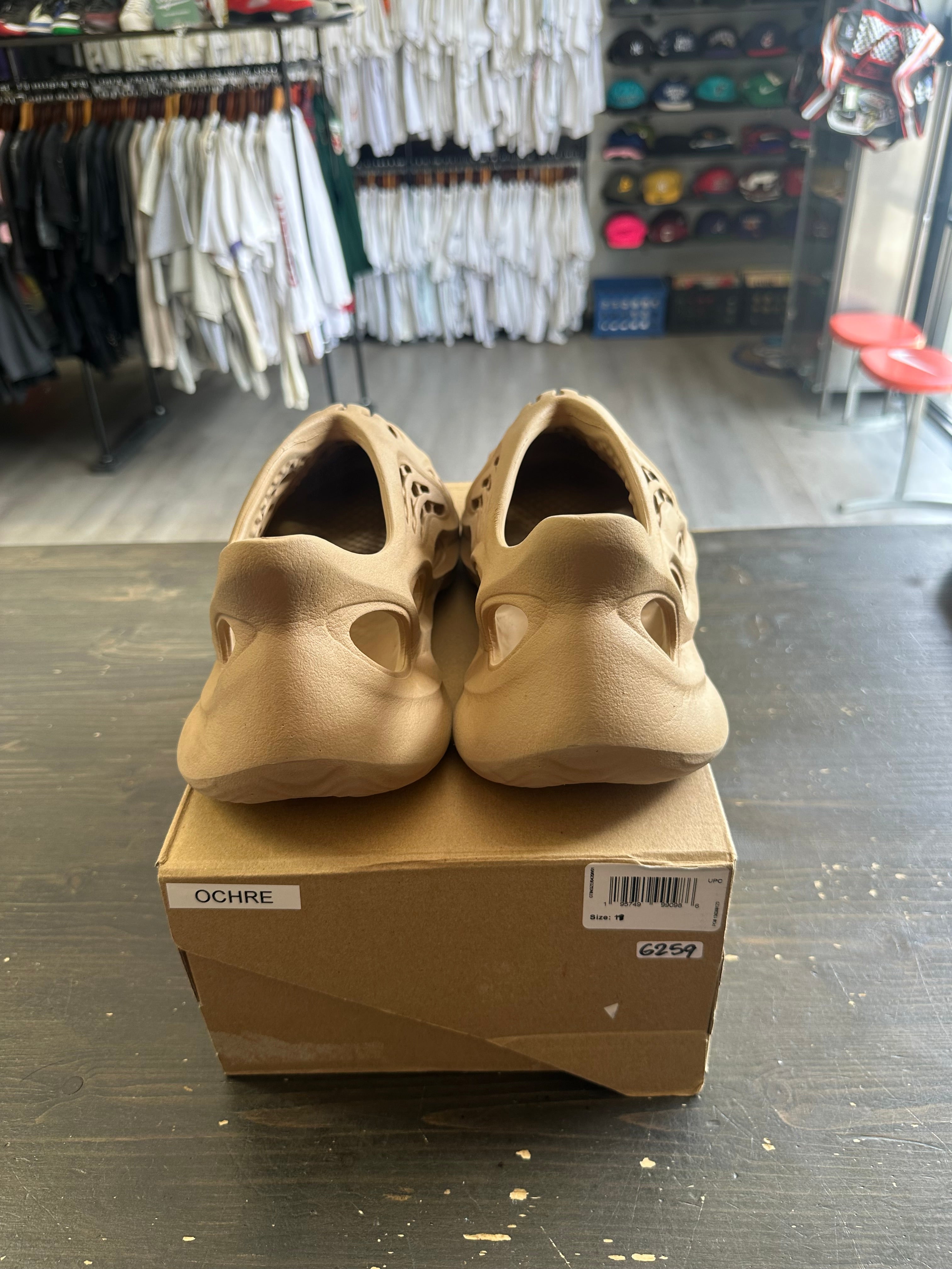 Pre-Owned adidas Yeezy Foam RNNR Ochre