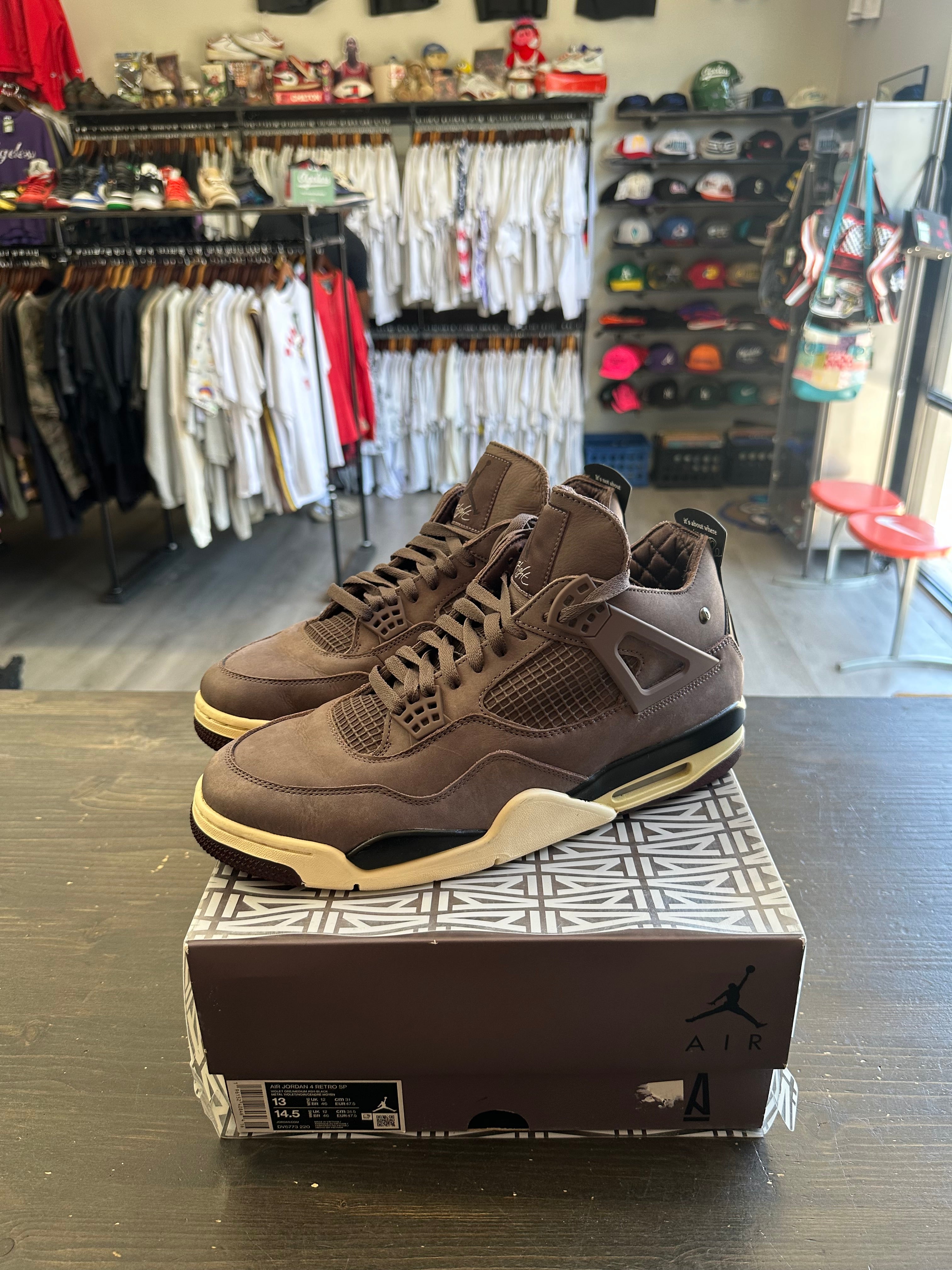 Pre-Owned Jordan 4 Retro SP
A Ma Maniére Violet Ore