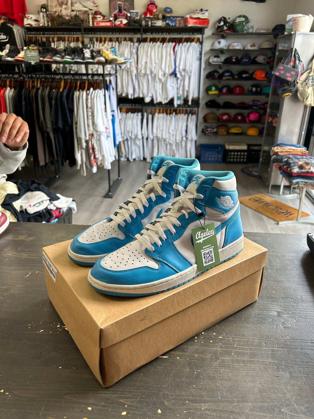 Pre-owned Jordan Retro 1 UNC 2015