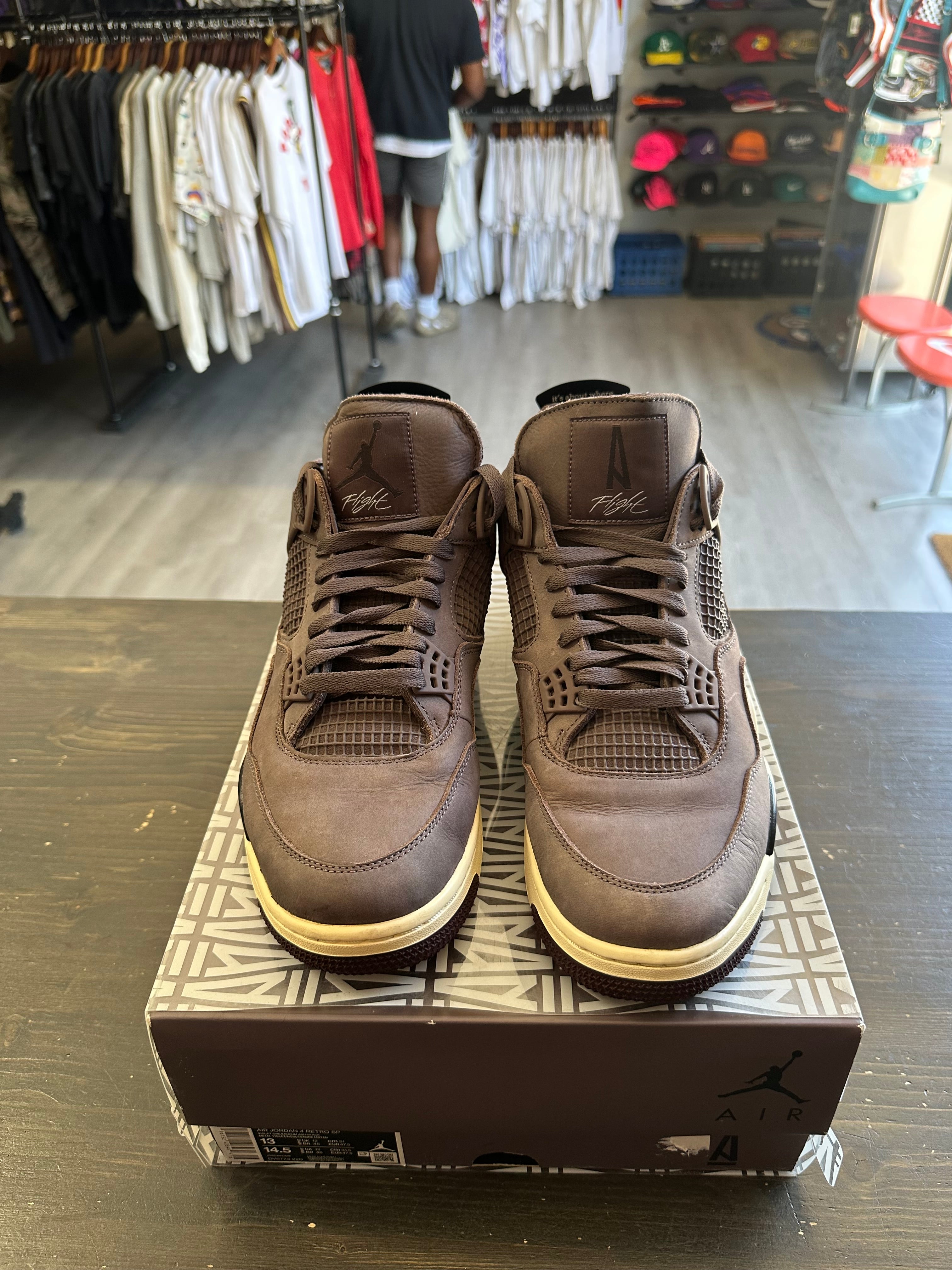 Pre-Owned Jordan 4 Retro SP
A Ma Maniére Violet Ore