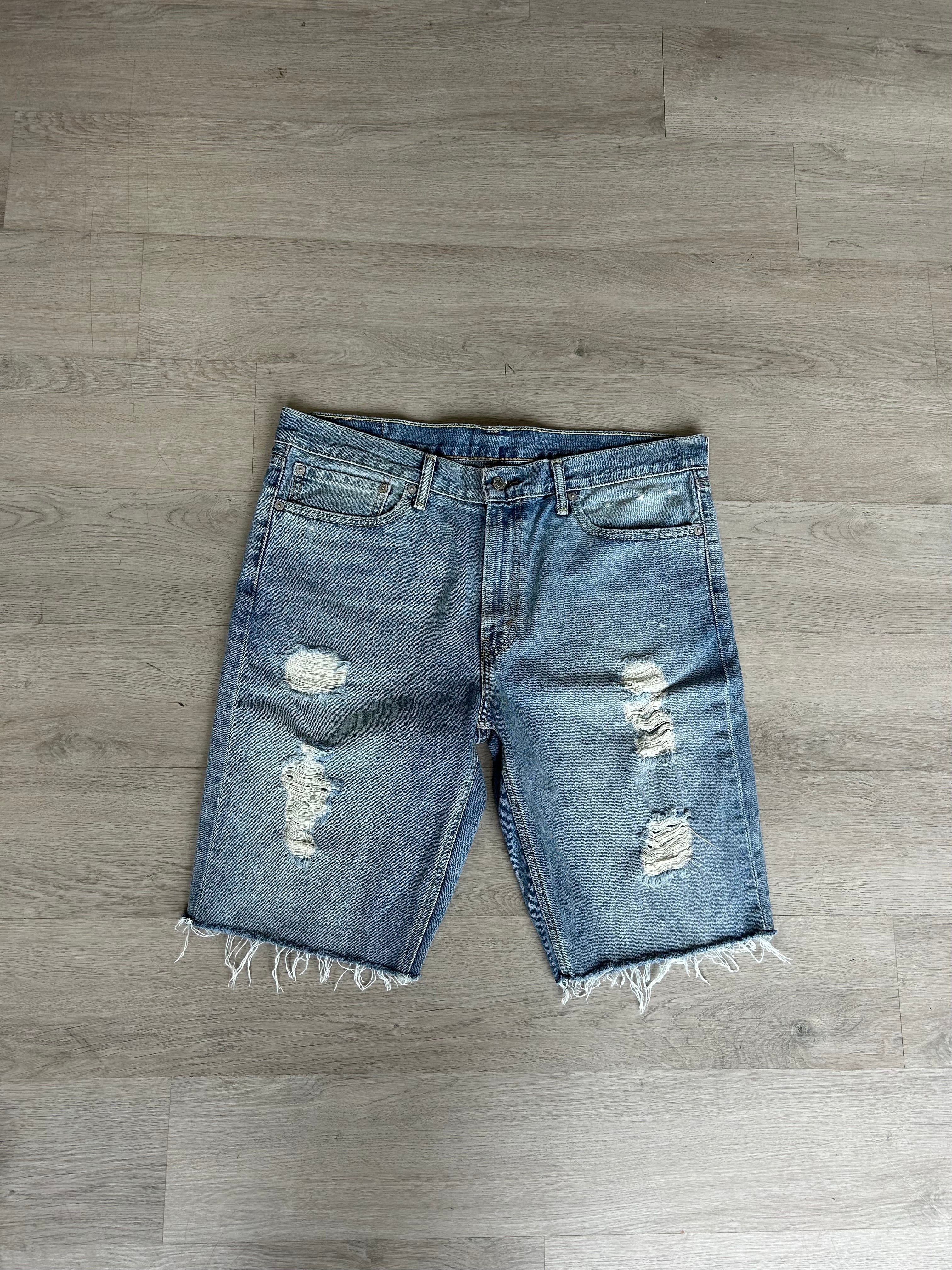 Levi Cutoff Jean Shorts