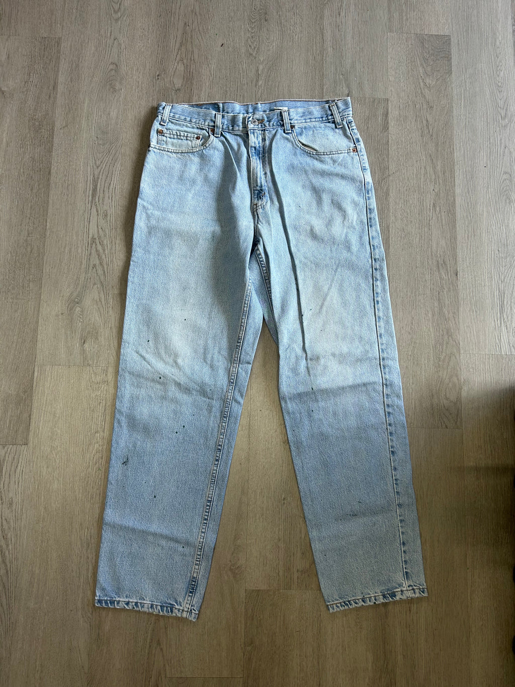 Levi 550 Light Wash Denim Jeans