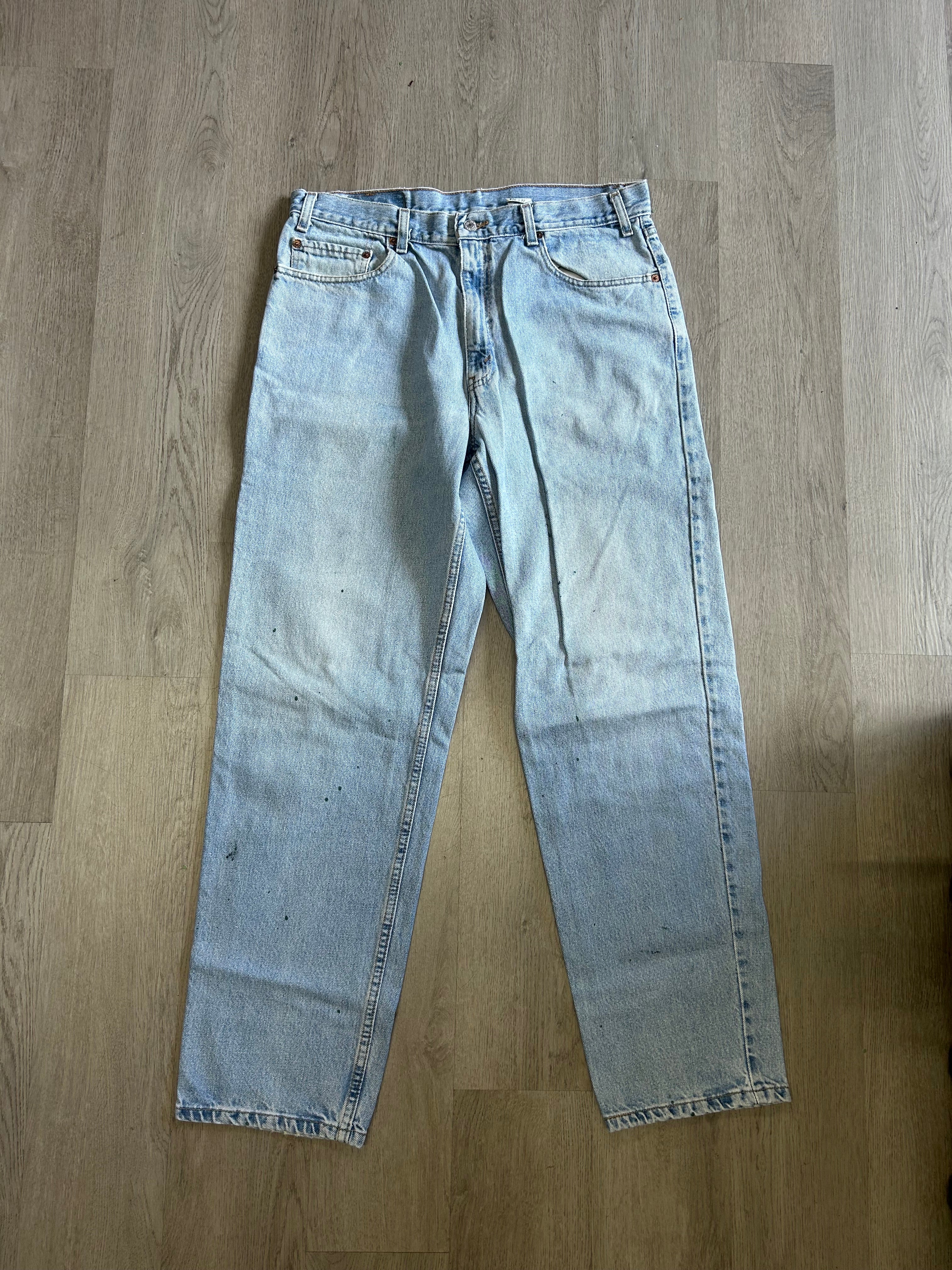 Levi 550 Light Wash Denim Jeans