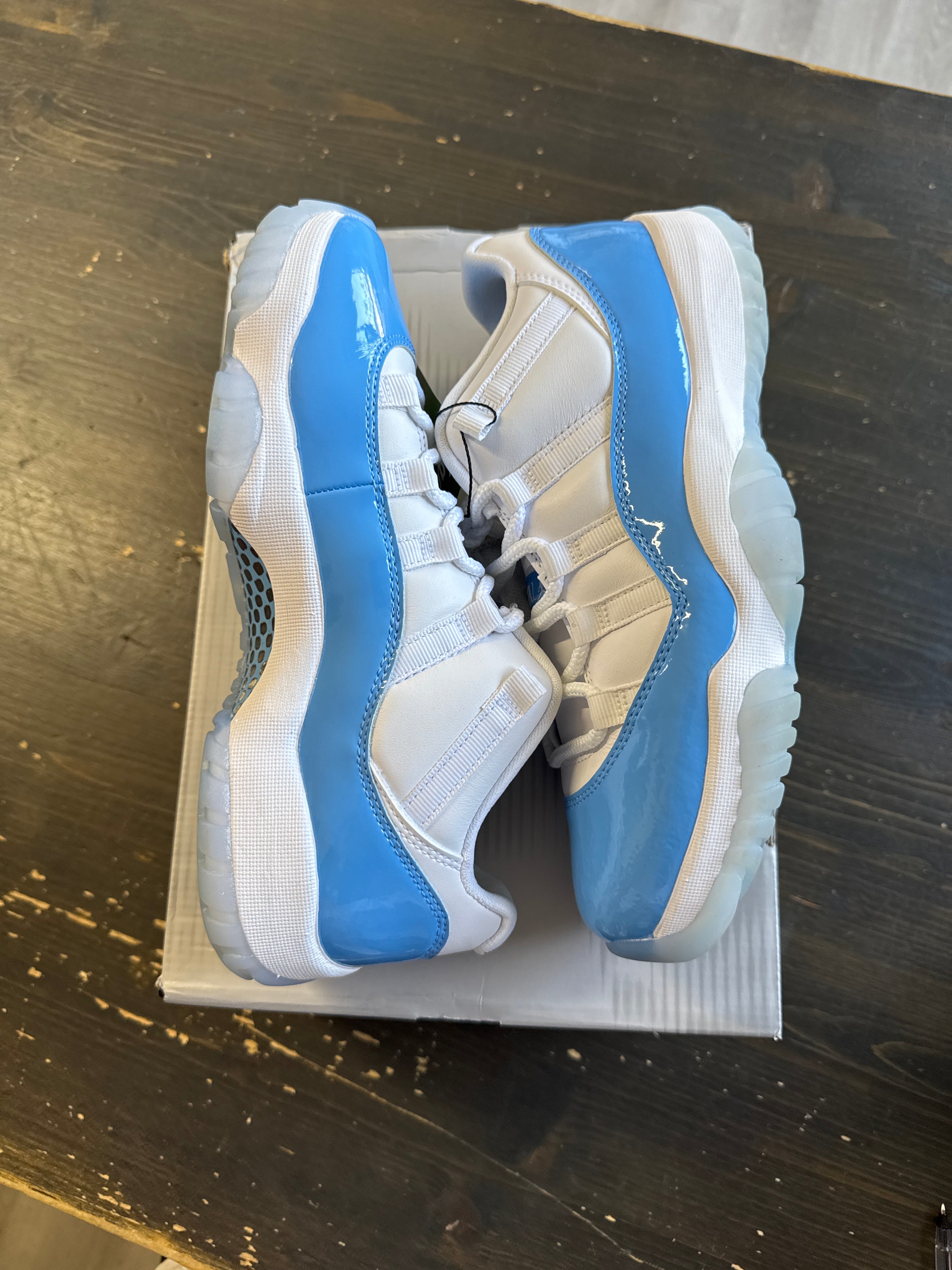 Pre-owned Jordan Retro 11 Low University Blue Low 2026