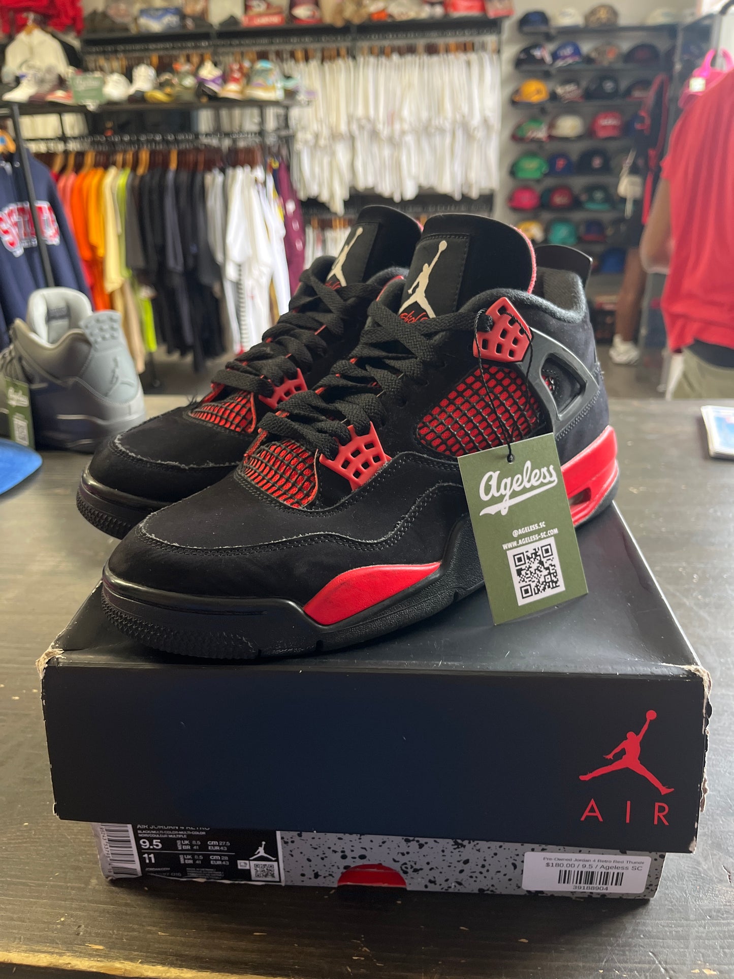 Pre-Owned Jordan 4 Retro Red Thunder