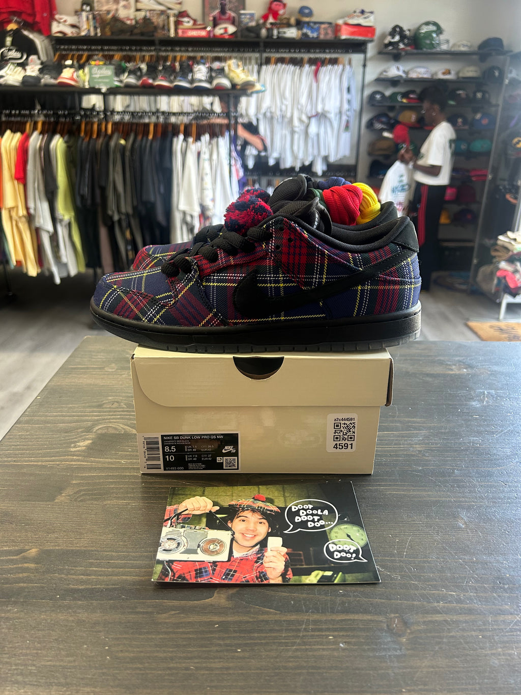 New The Nardwuar x Nike SB Dunk Low 'Tam O' Shanter Hat Shoes