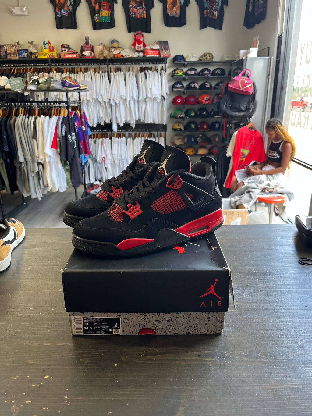 Pre-Owned Jordan 4 Retro Red Thunder