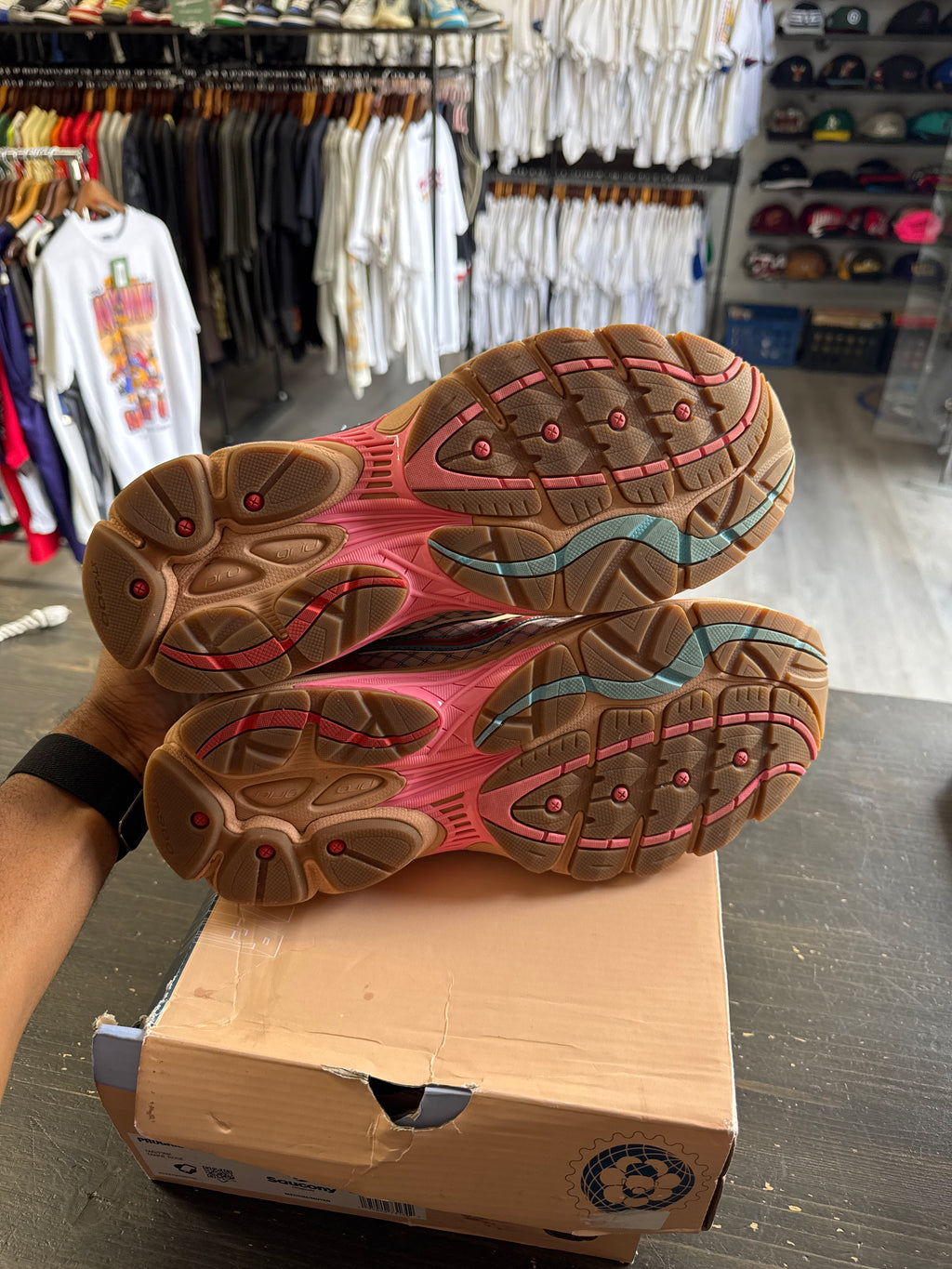 Pre-owned Saucony Progrid Omni 9 Jae Tips to Do List Tan