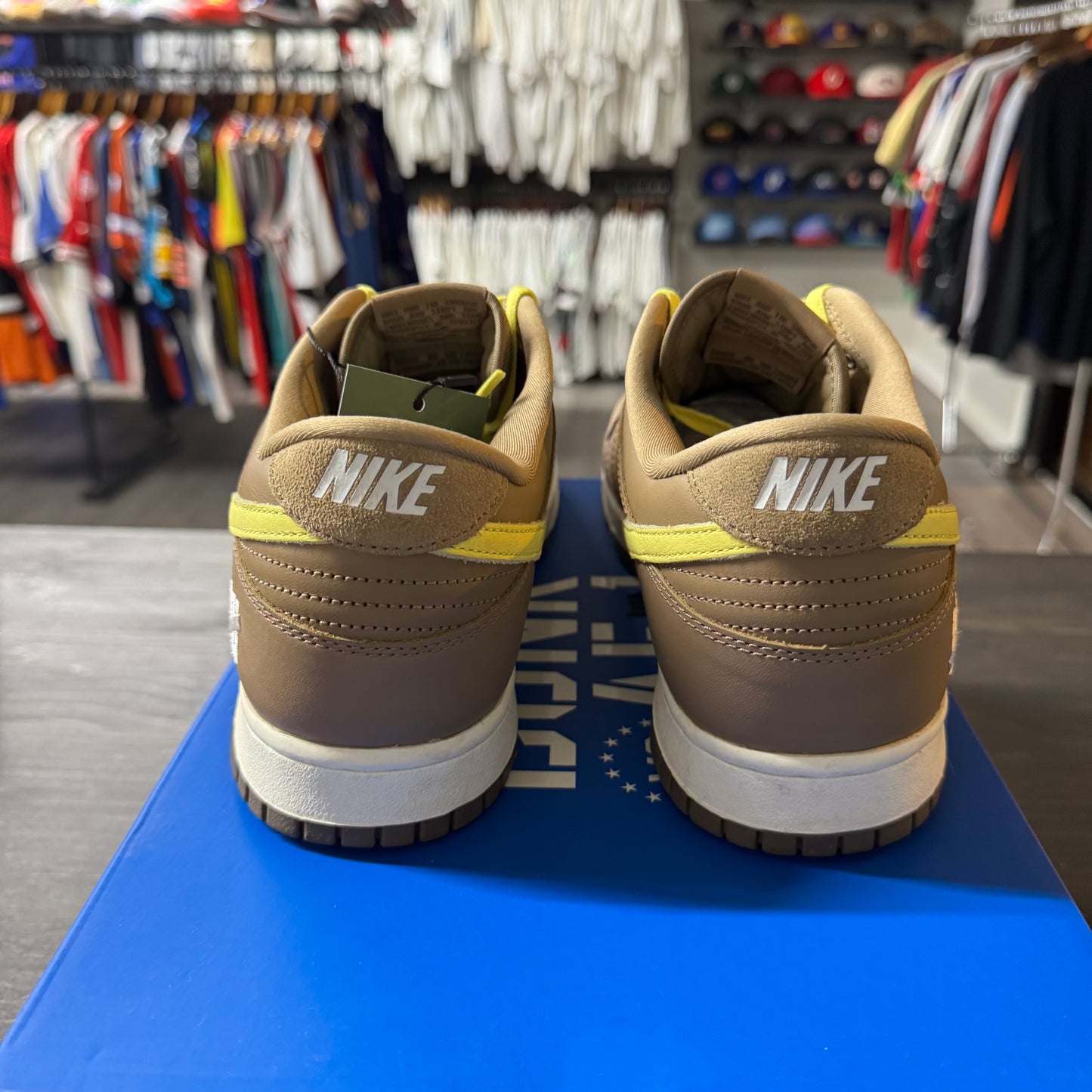 Pre-owned Nike Dunk Low Undefeated Canteen