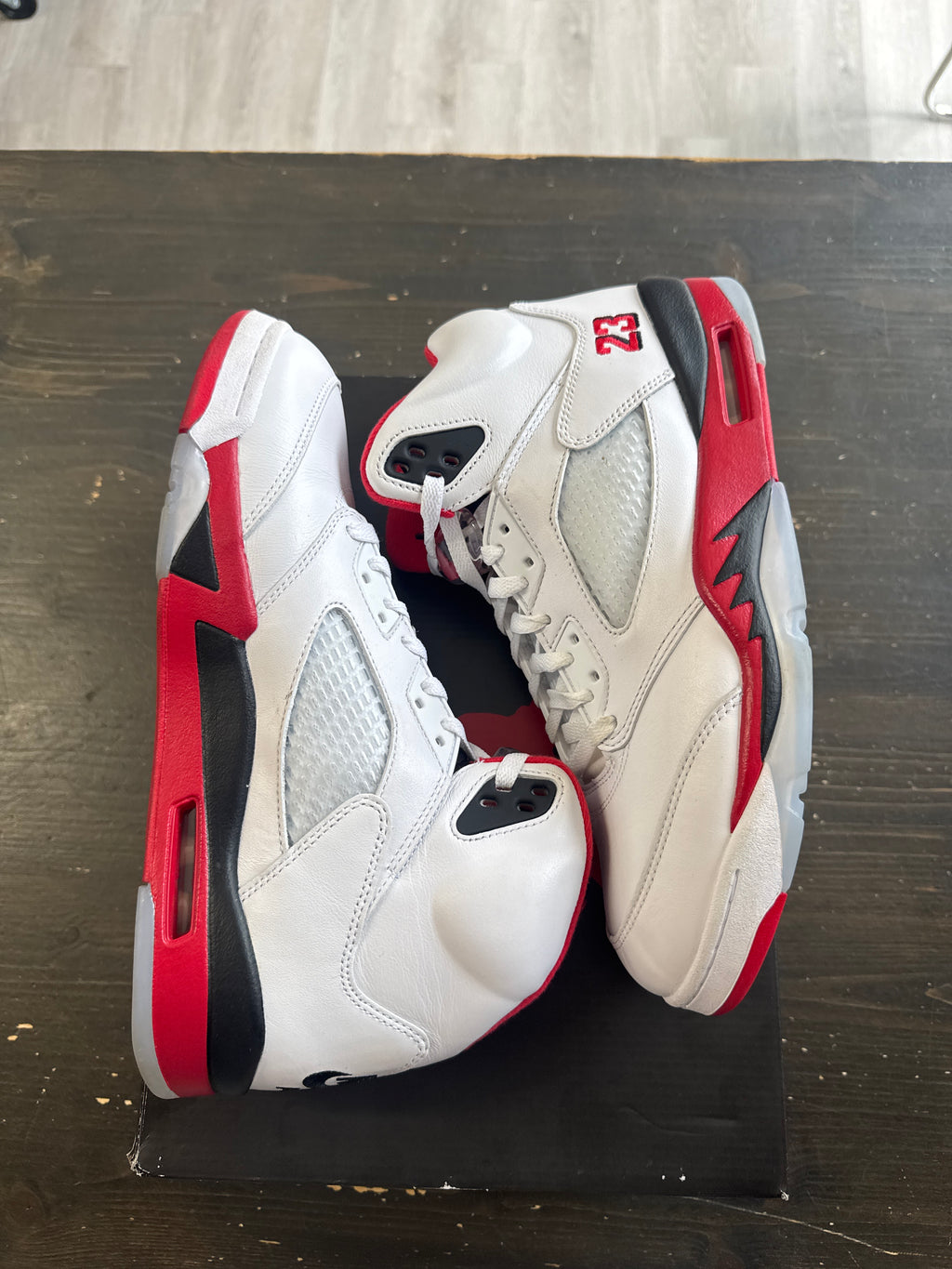 Pre-owned Jordan Retro 5 Fire Red Black Tongue (2025)