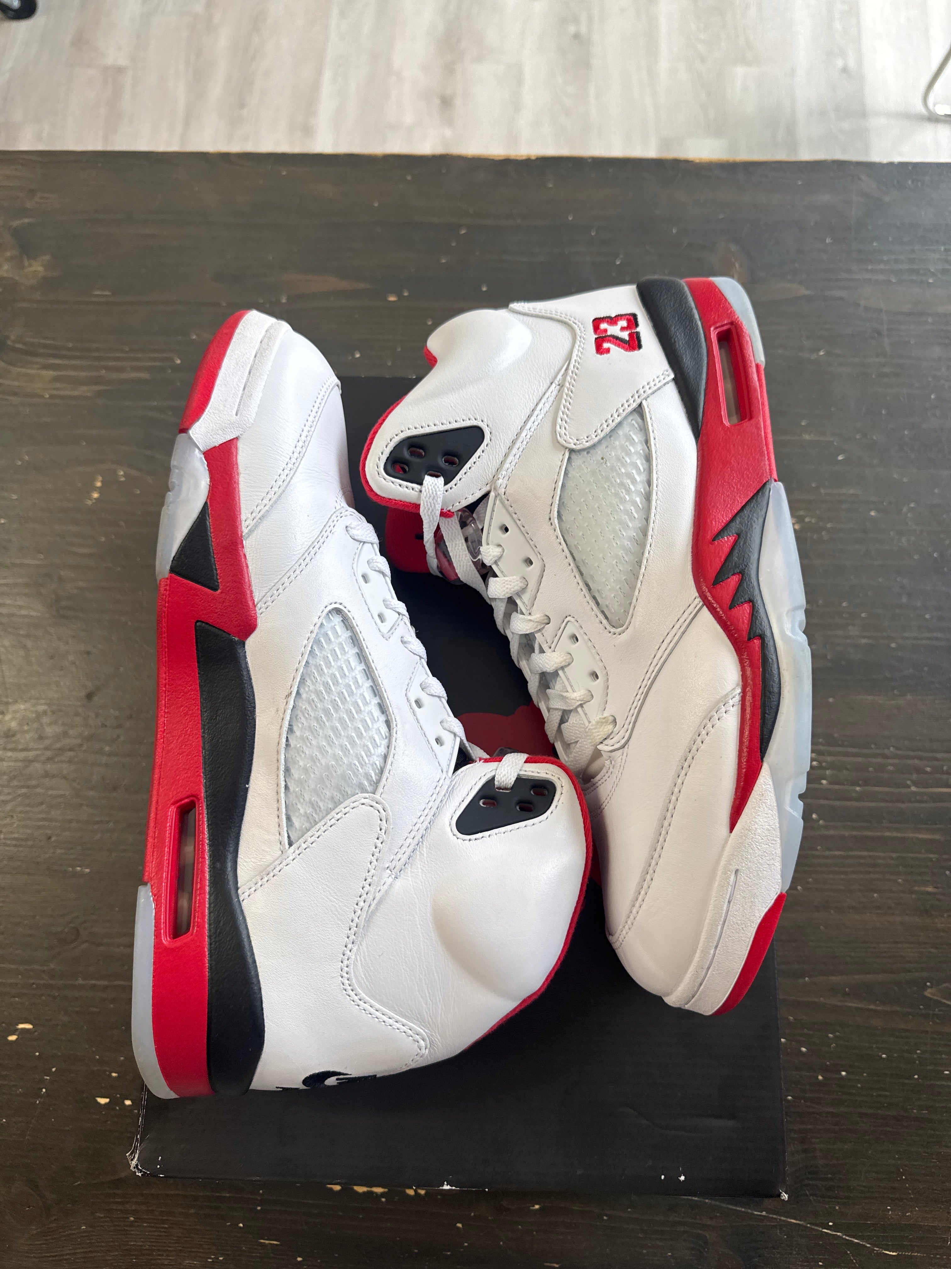 Pre-owned Jordan Retro 5 Fire Red Black Tongue (2025)