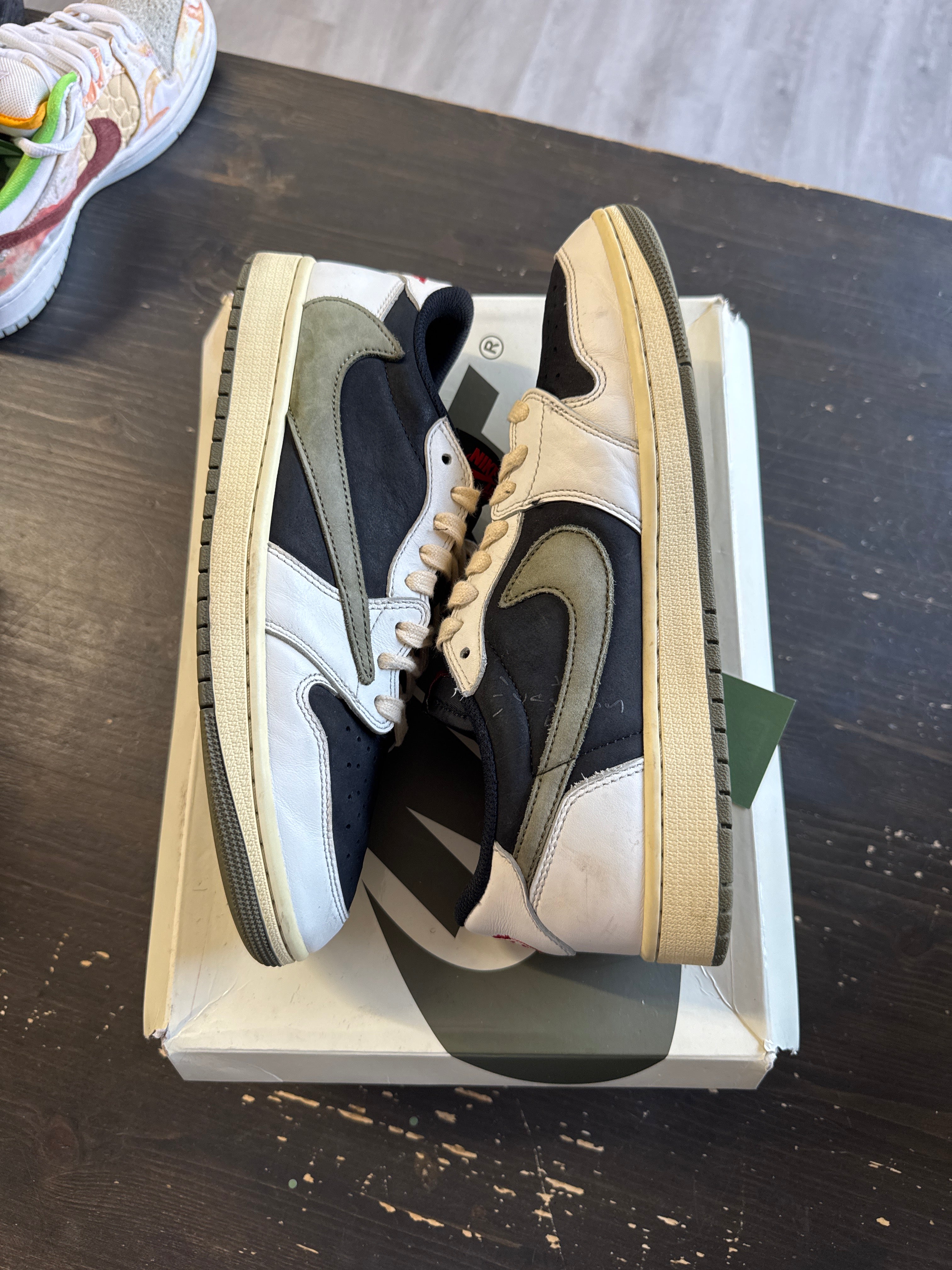 Pre-owned Women’s Jordan Retro 1 Low Travis Scott Olive