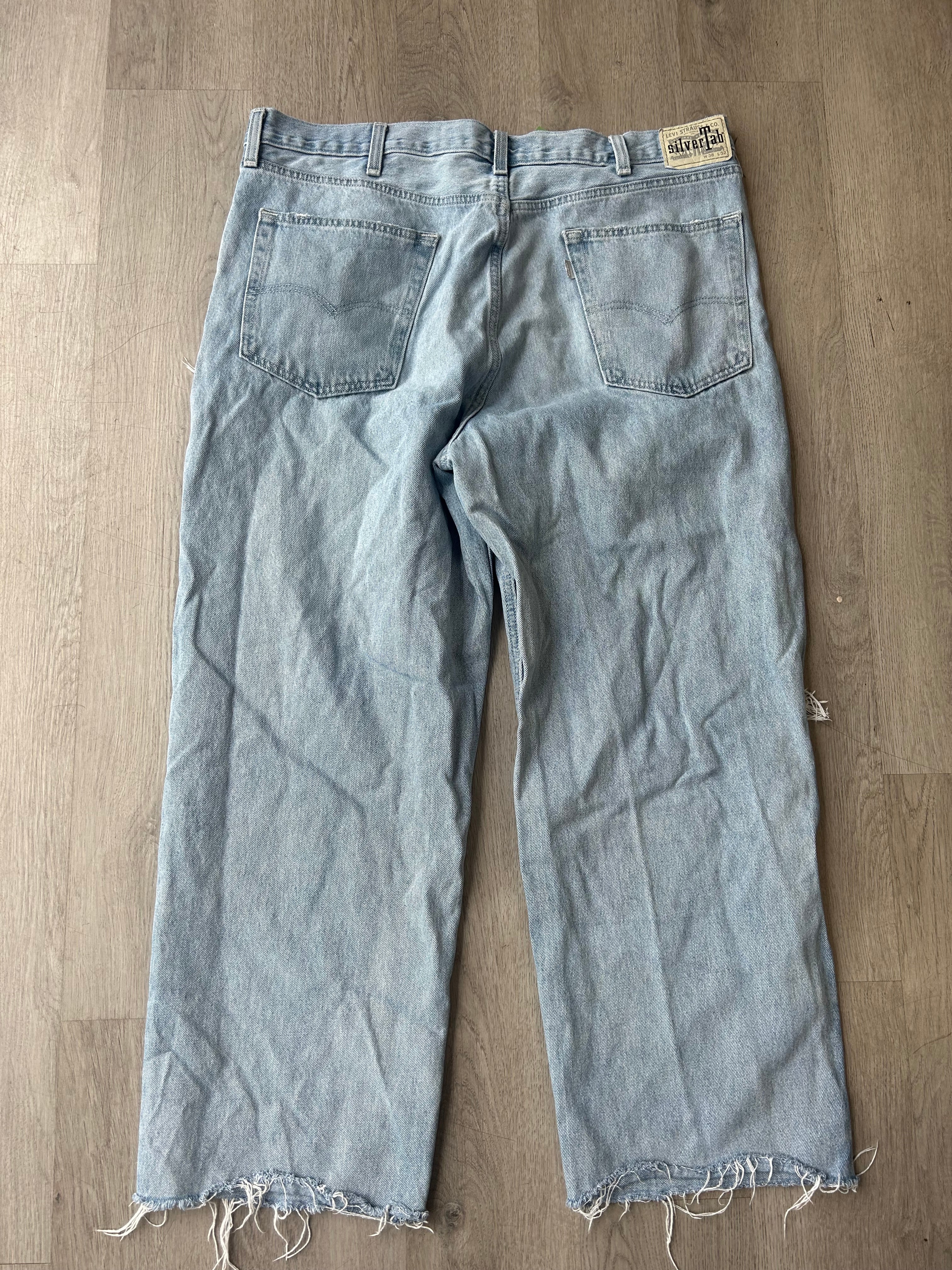 Vintage Disstressed Silver Tab Levi’s Jeans