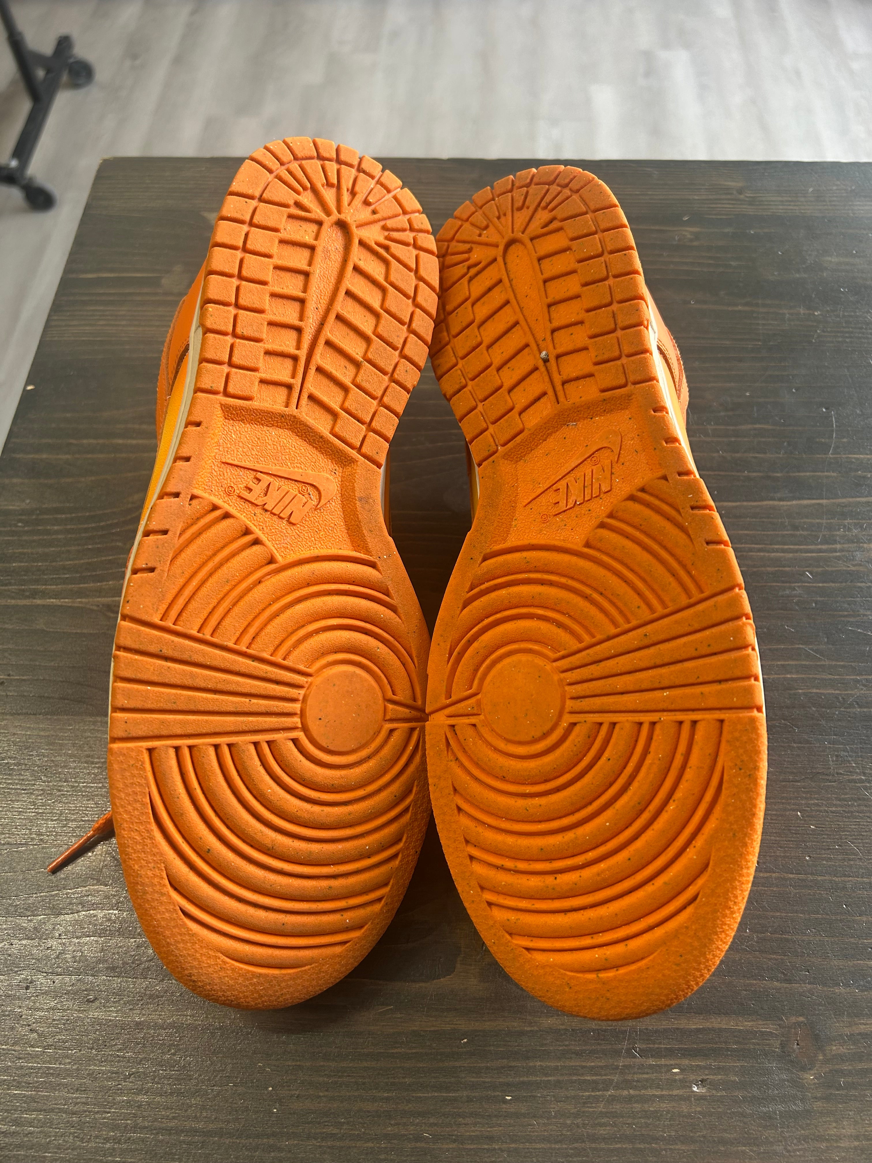 Pre Owned Nike Dunk Low Magma Orange sneakers