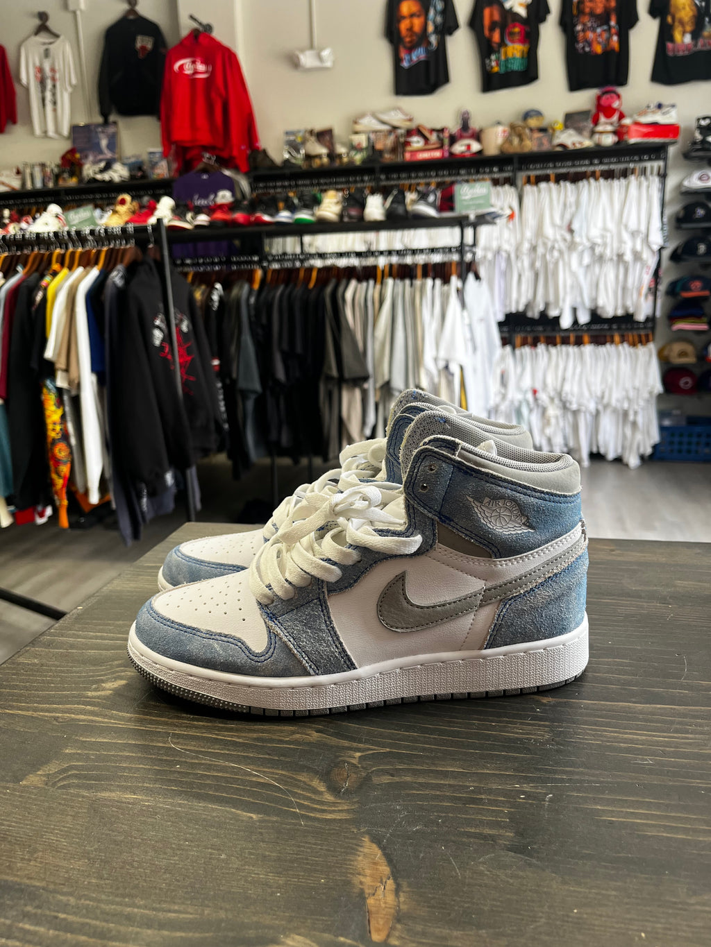 Pre Owned Nike Air Jordan 1 Retro High OG Hyper Royal (GS)
