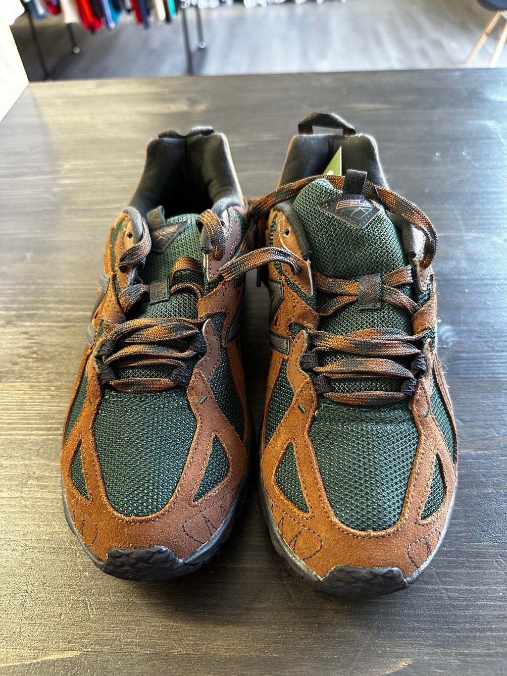 New Balance 610