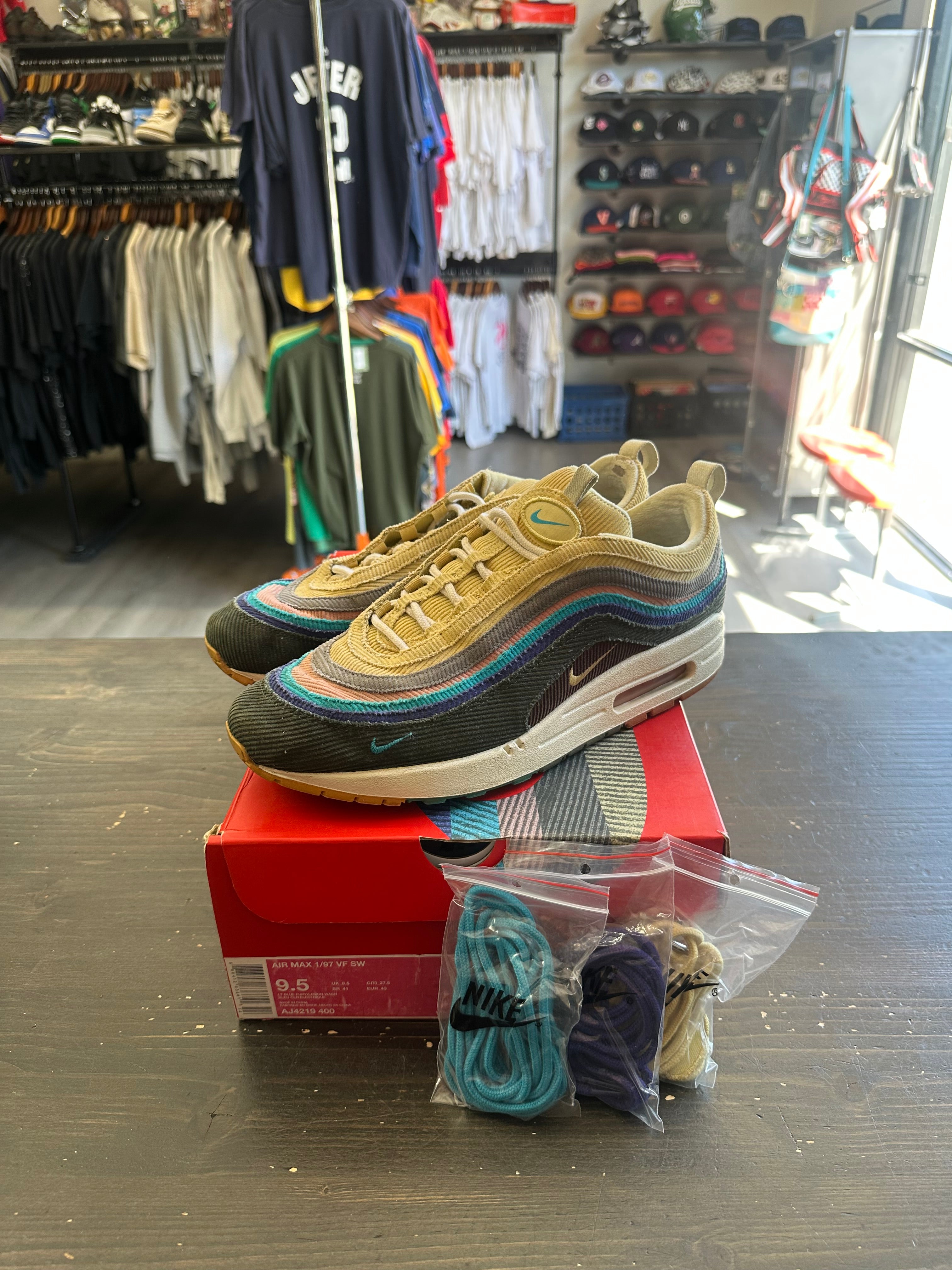 Pre-Owned Nike Air Max 1/97
Sean Wotherspoon (Extra Lace Set Only)