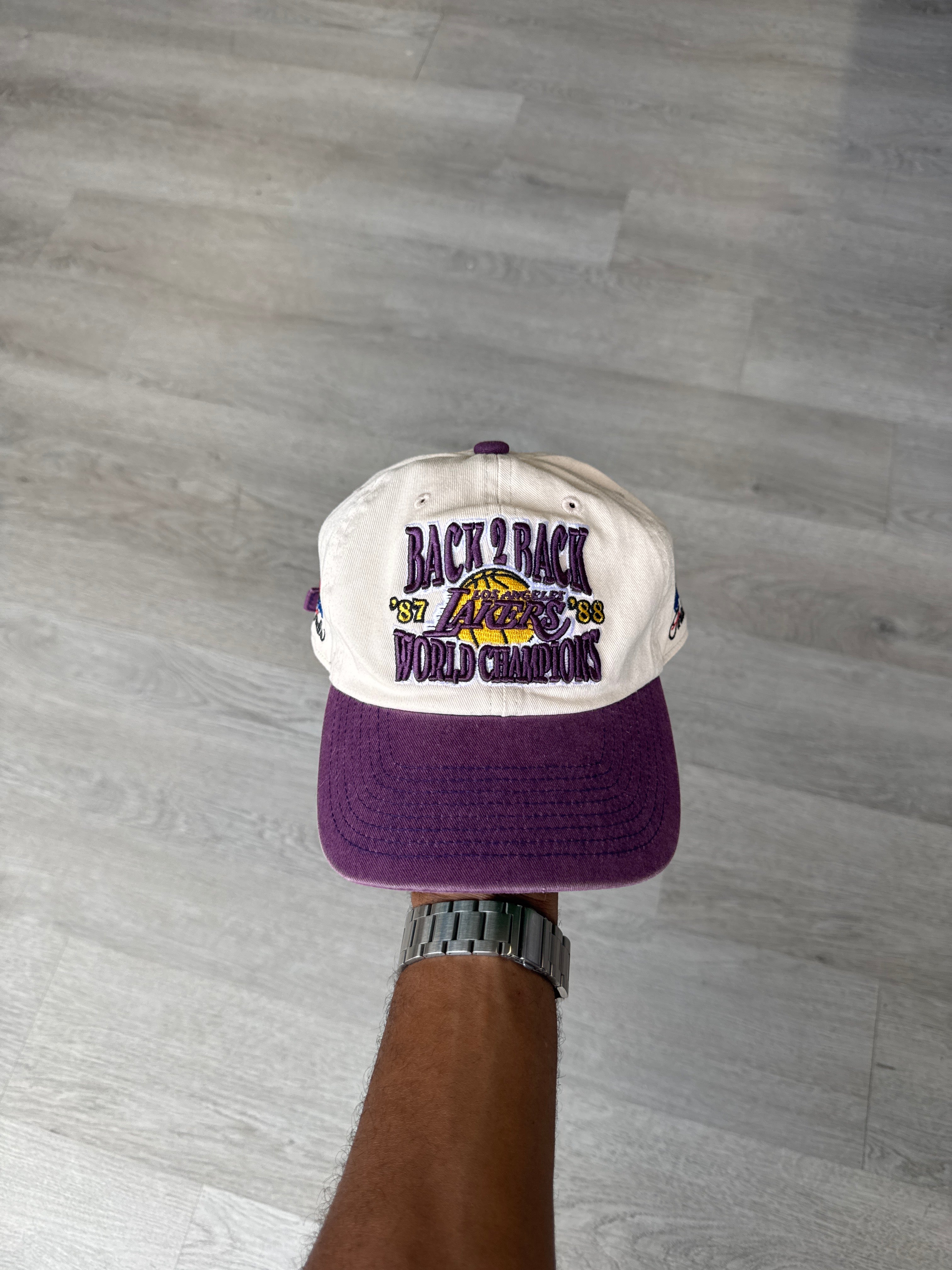 Mitchell & Ness UO Exclusive LA Lakers Back To Back Champs Baseball Hat