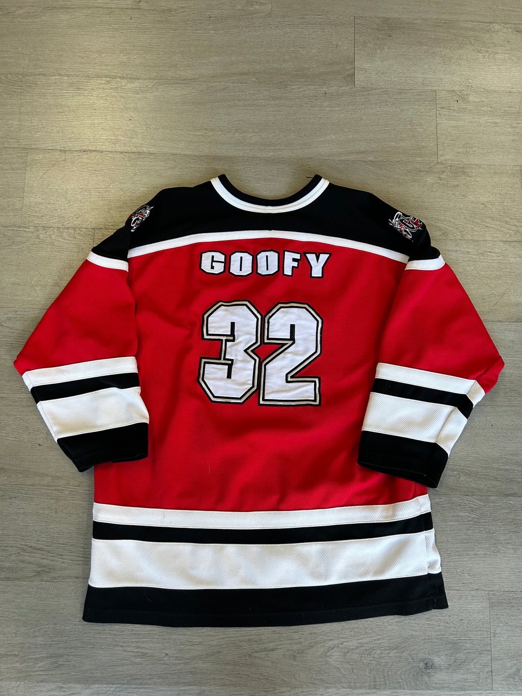 Vintage Disney Goofy Guardians #32 hockey jersey
