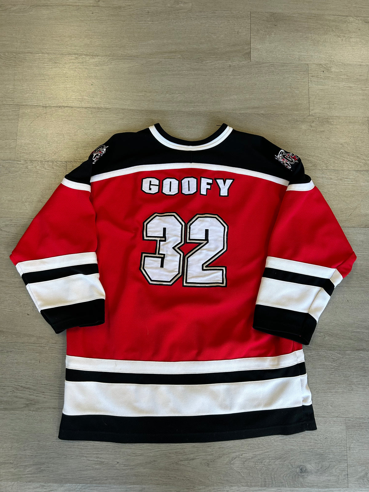 Vintage Disney Goofy Guardians #32 hockey jersey