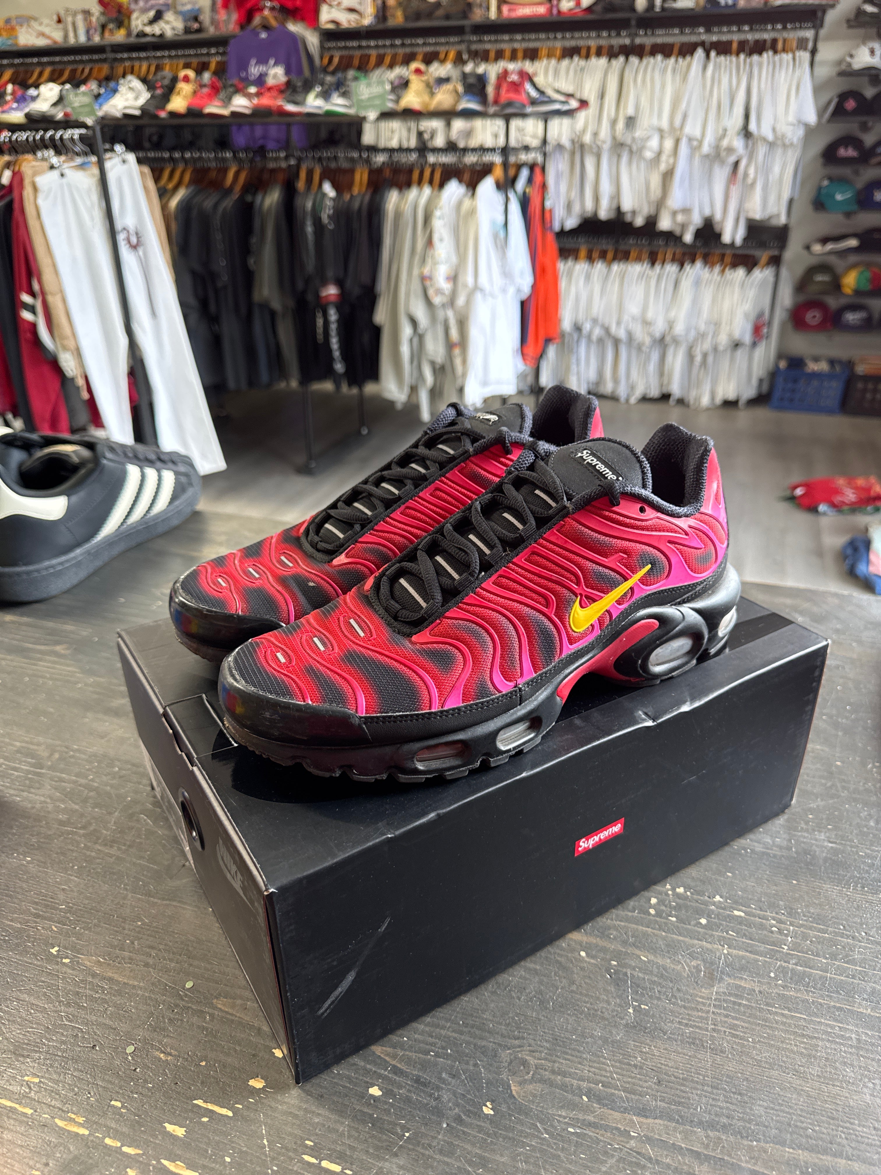 Pre-owned Supreme Nike Air Max Plus Supreme University Red