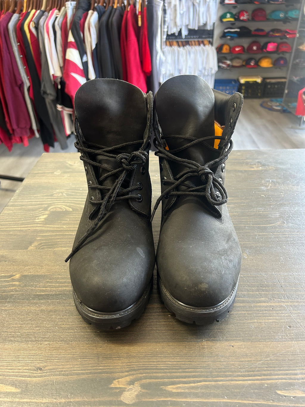 Pre-Owned Timberland 6” Boot Black Nubuck Premium