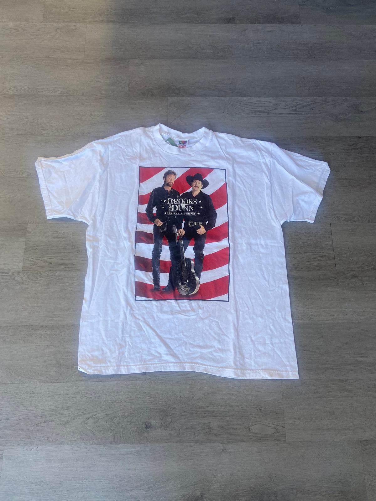 Vintage Brooks & Dunn Steers & Stripes ‘Only In America Tee