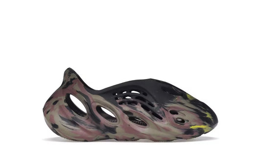 adidas Yeezy Foam RNR
MX Carbon