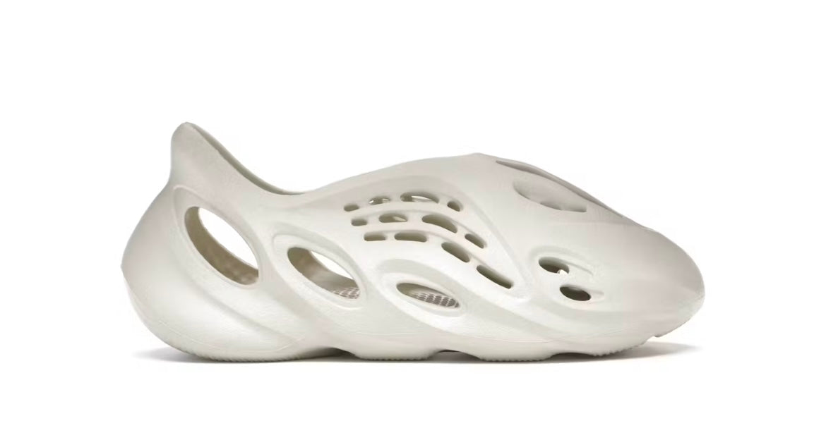 adidas Yeezy Foam RNR
Sand