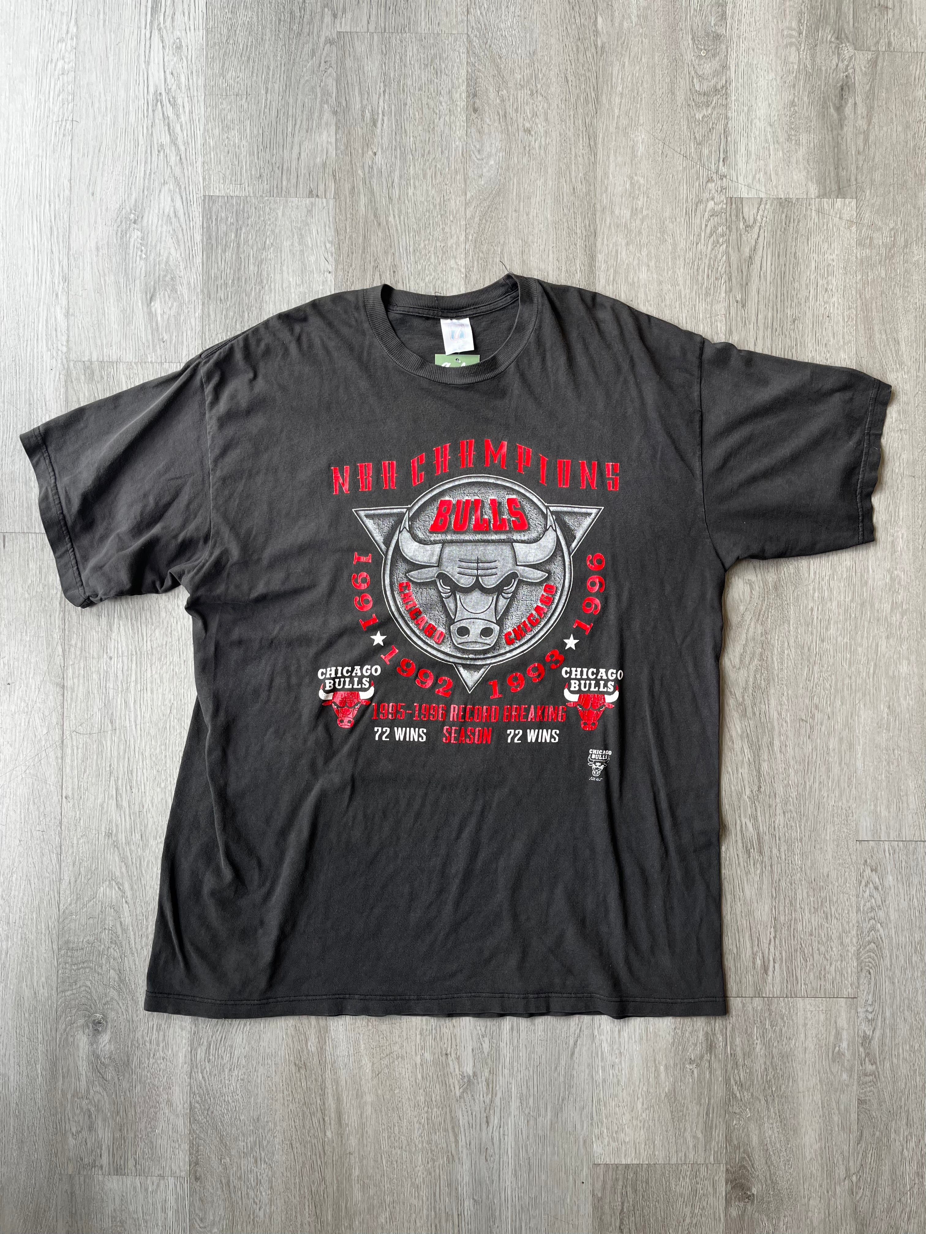 Vintage Chicago Bulls 1996 Champions Tee