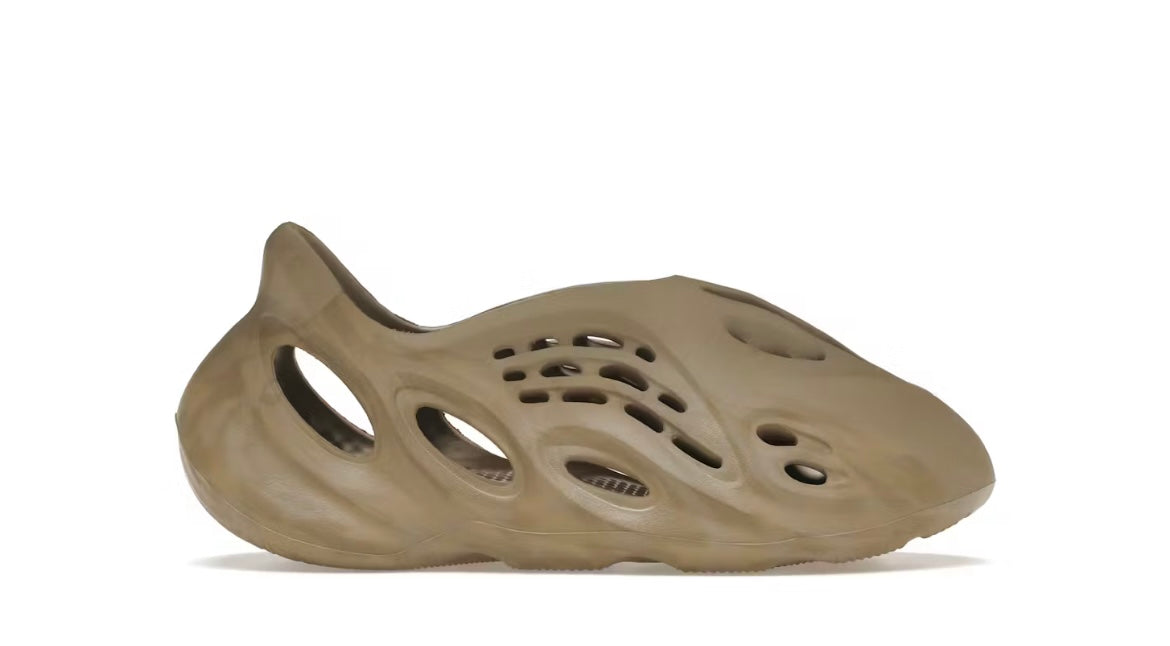 adidas Yeezy Foam RNNR
Stone Sage