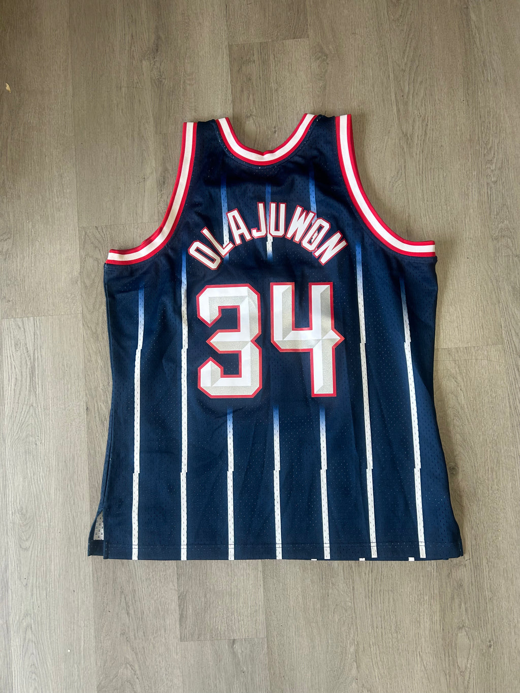 Mitchell & Ness Hakeem Olajuwon Houston Rockets 1996-97 Hardwood Classics