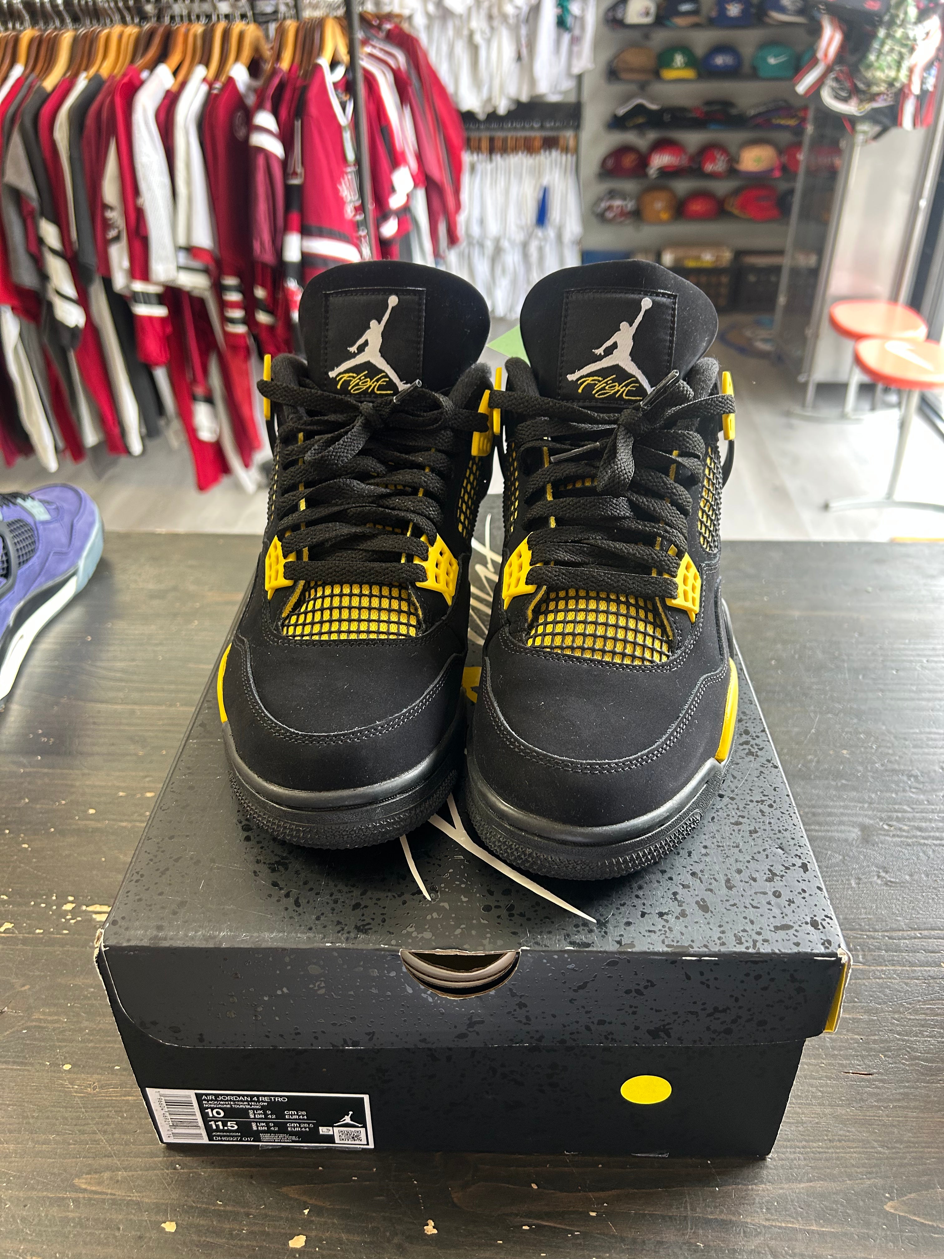 Pre-Owned Jordan 4 Retro Thunder (2023)