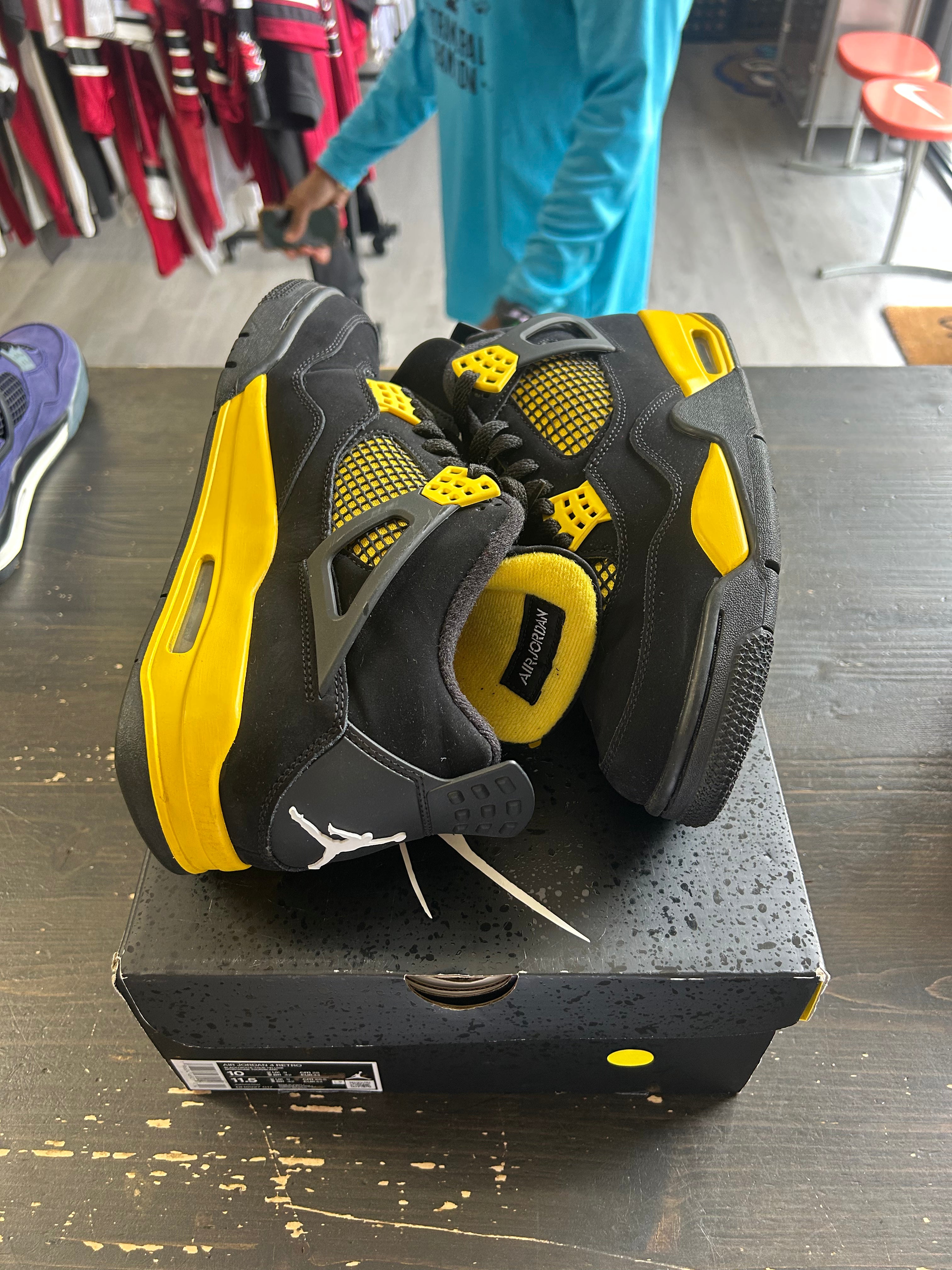 Pre-Owned Jordan 4 Retro Thunder (2023)