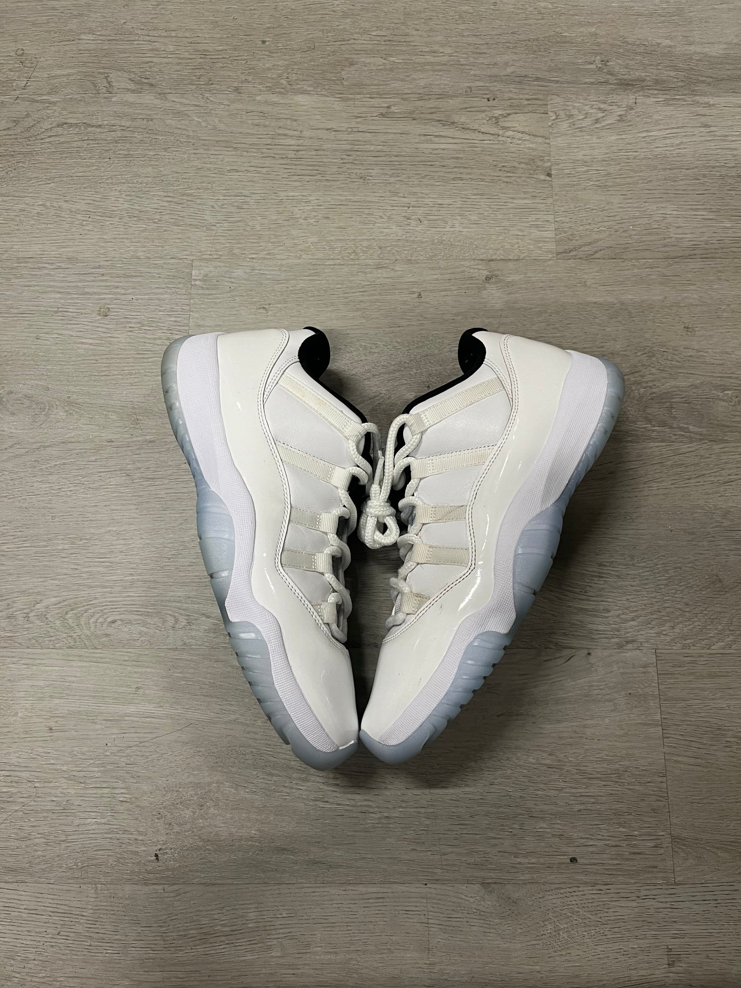 Pre-owned Jordan 11 Low Legend Blue