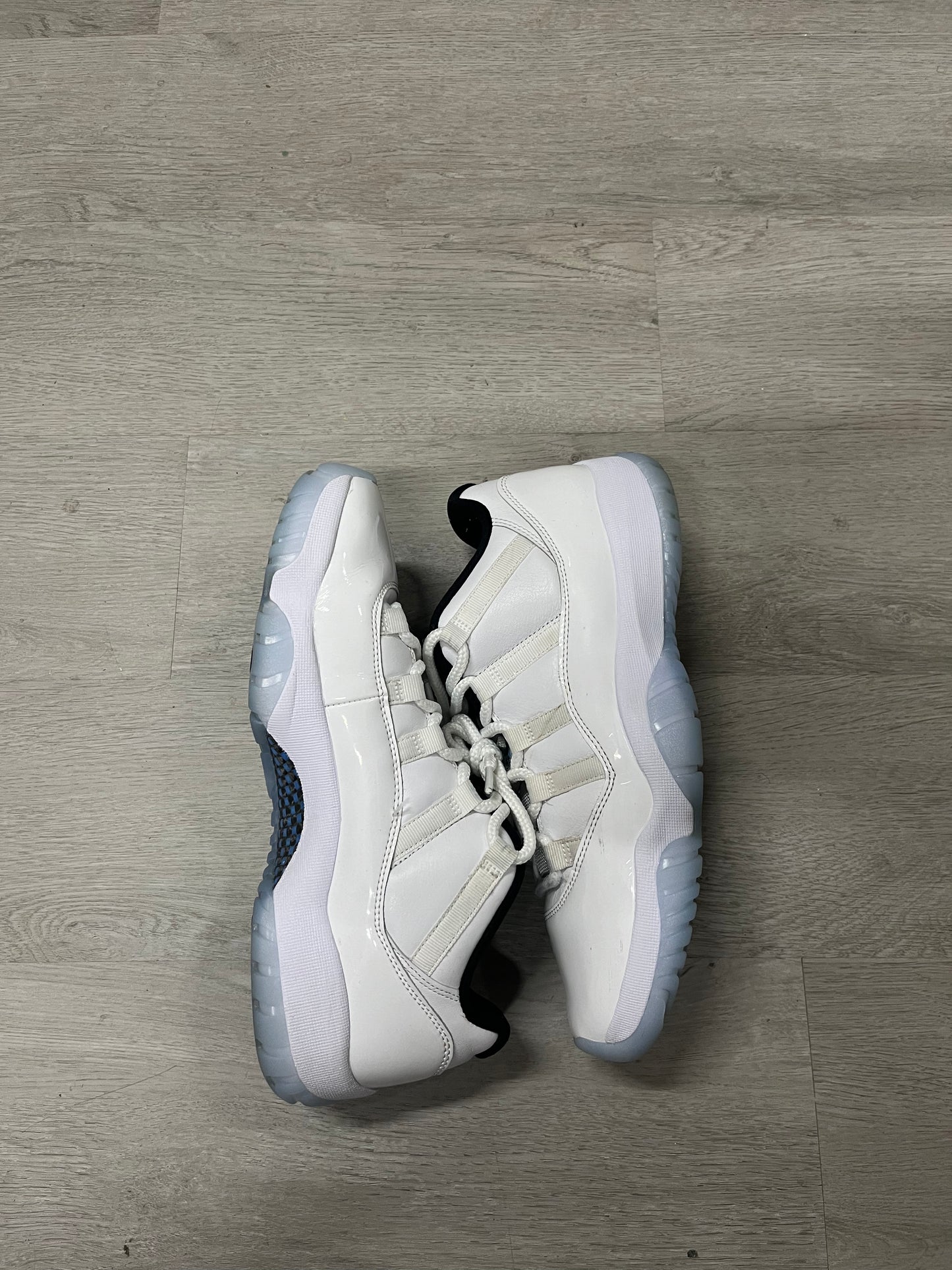 Pre-owned Jordan 11 Low Legend Blue