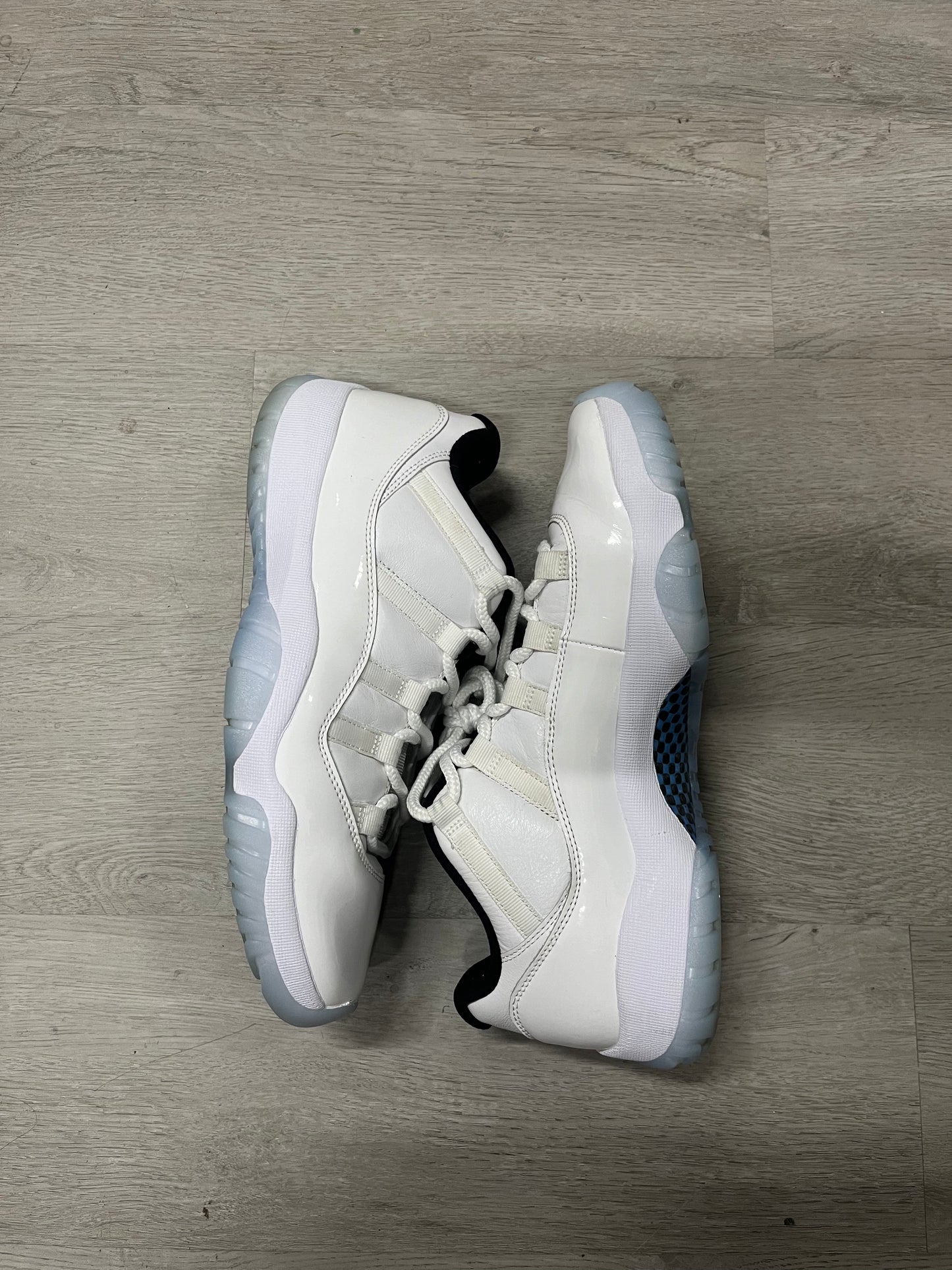 Pre-owned Jordan 11 Low Legend Blue