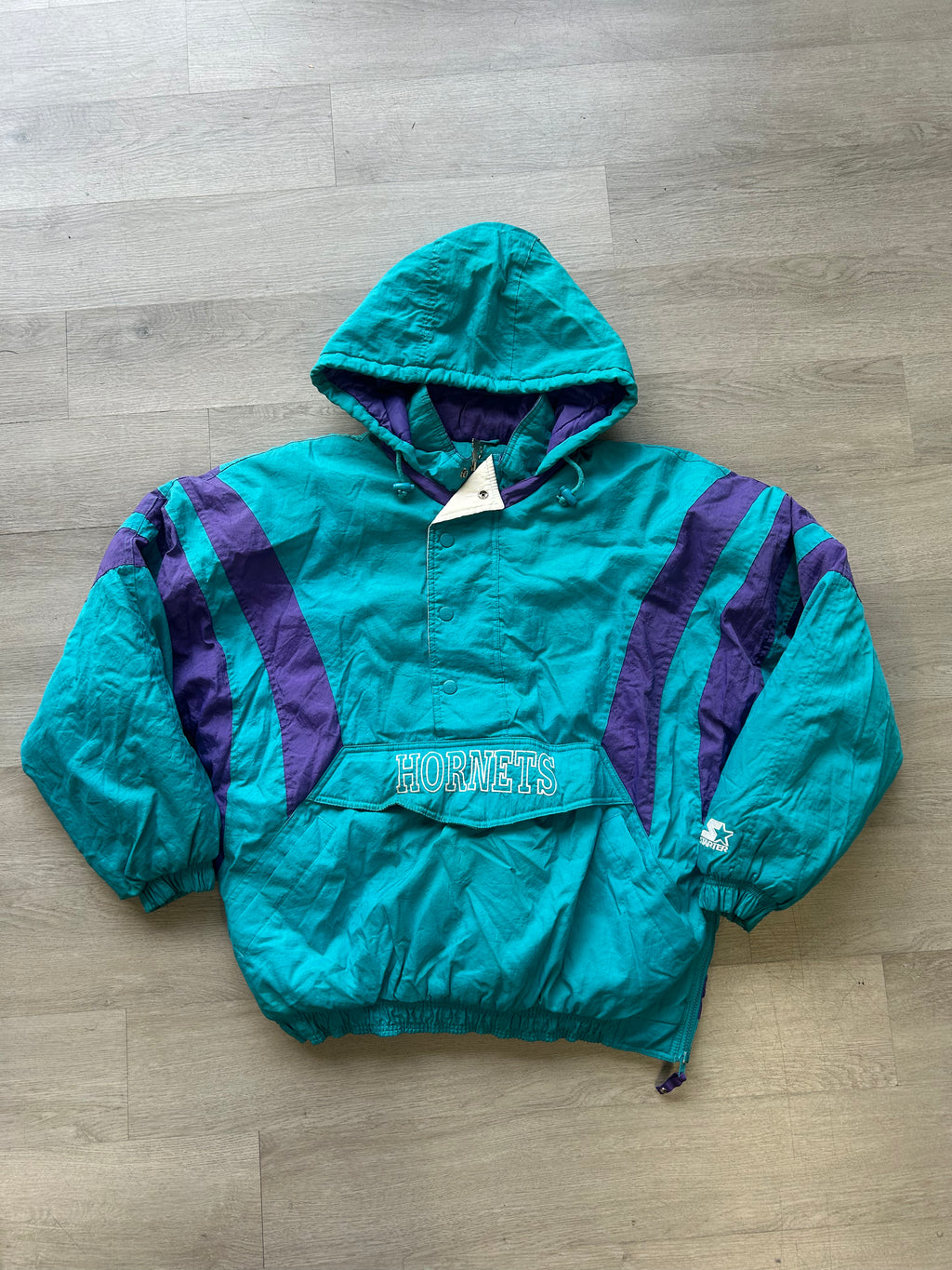Vintage 1990s Charlotte Hornets Starter Pullover Windbreaker Jacket