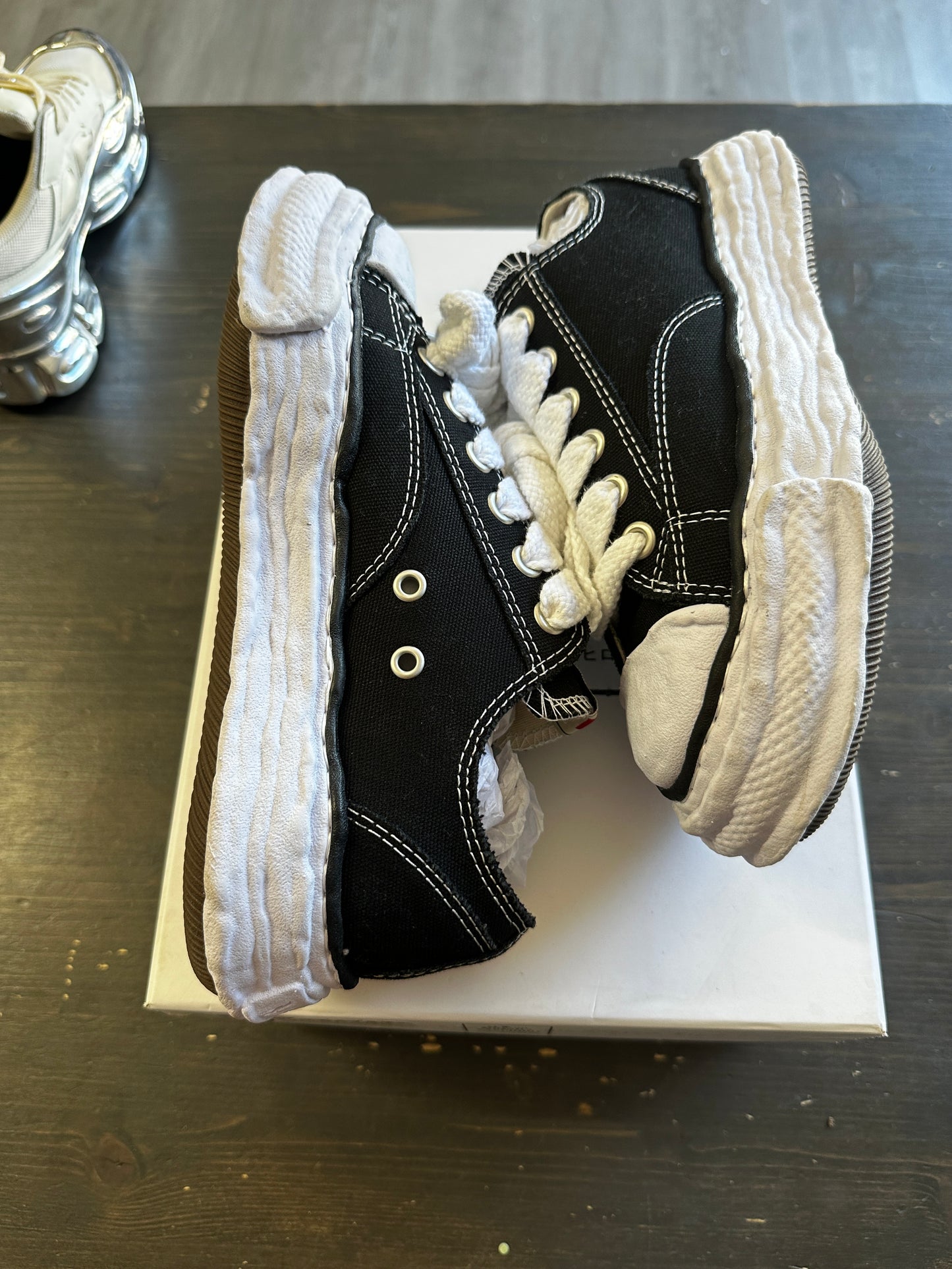 Pre-Owned Maison Mihara Yasuhiro Peterson OG Sole Canvas Low