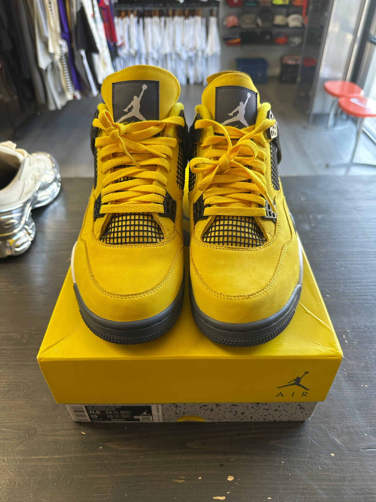 Pre-Owned Jordan 4 Retro Lightning (2021)