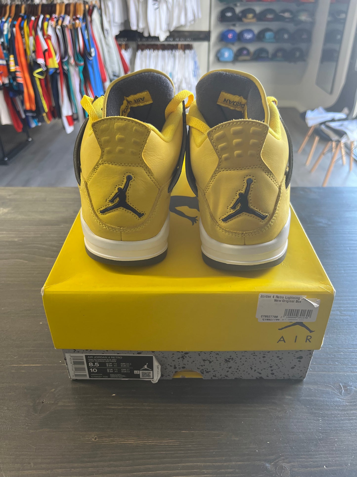 Pre-Owned Jordan 4 Retro Lightning (2021)