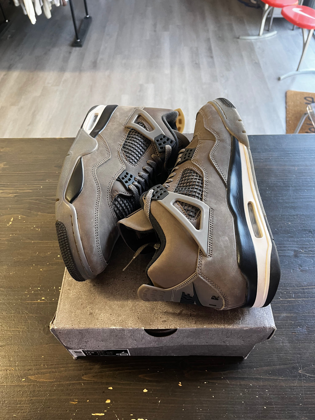 Pre-Owned Jordan 4 Retro Cave Stone