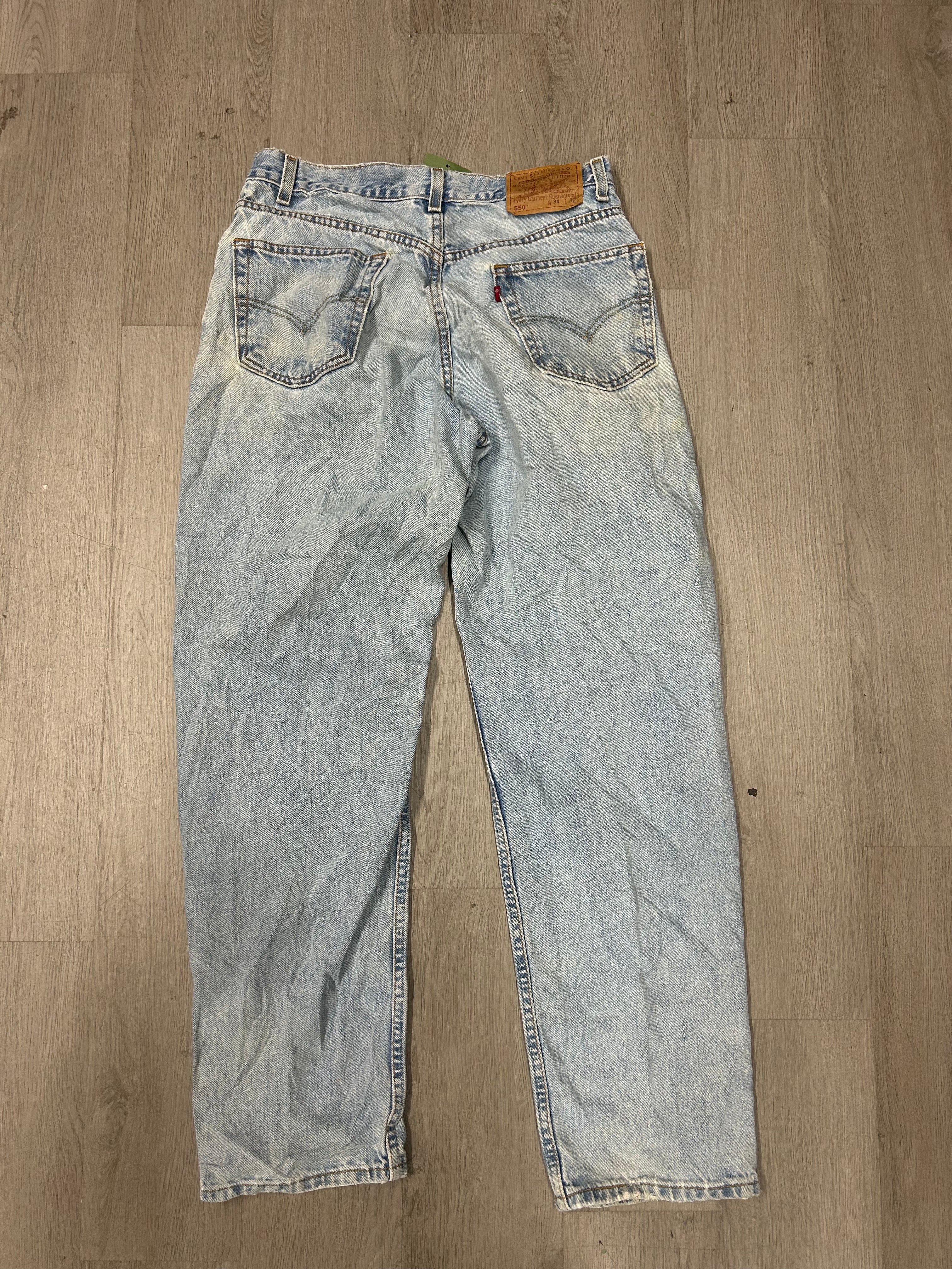Vintage Light Wash Levi 550 Jeans